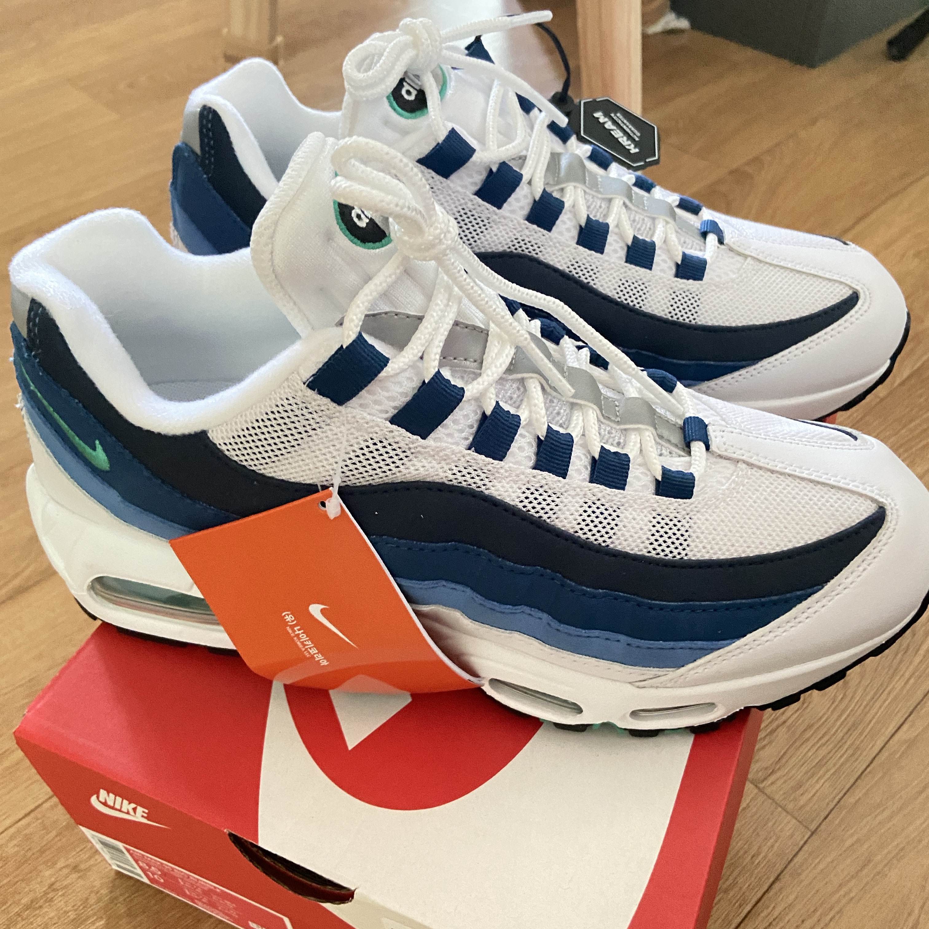 Nike Air Max 95 Big Bubble White Emerald Green 착용 스타일 - 3