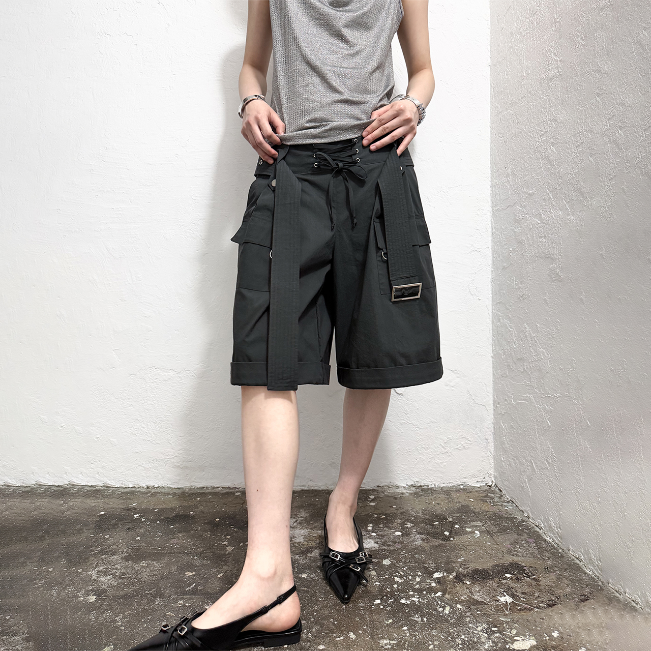 스틸레써디 레이스업 카고 커프 쇼츠 그레이(Still Lethardy Lace-up Cargo Cuff Shorts) - 3