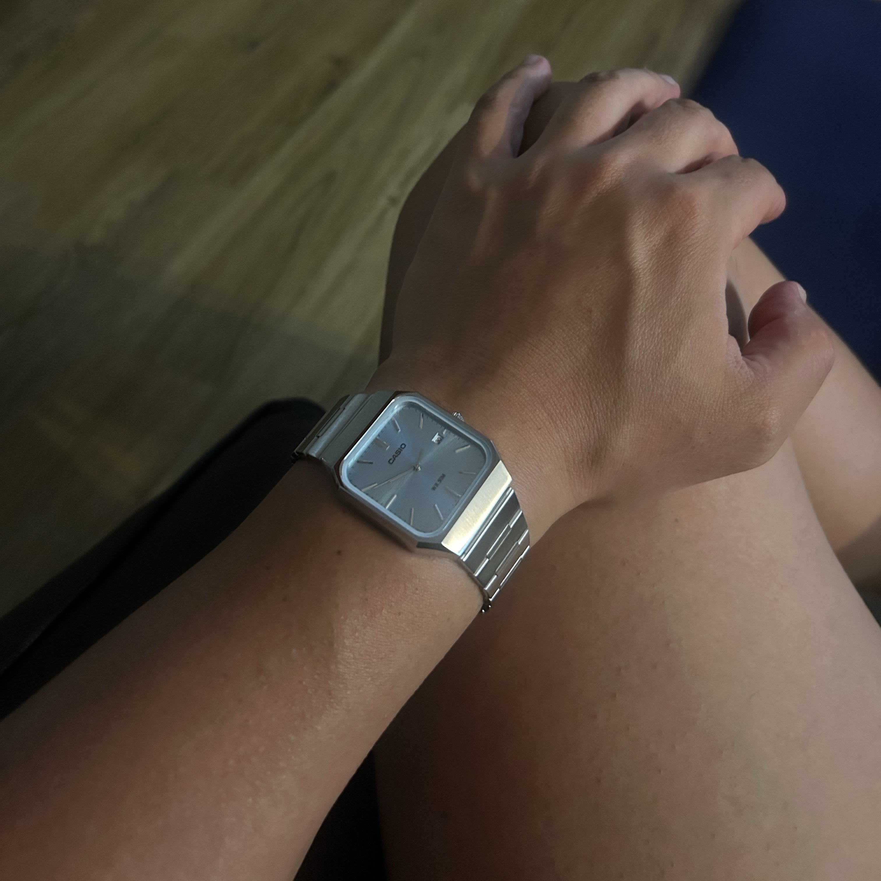 Casio MTP-B185D-2A2V 착용 스타일