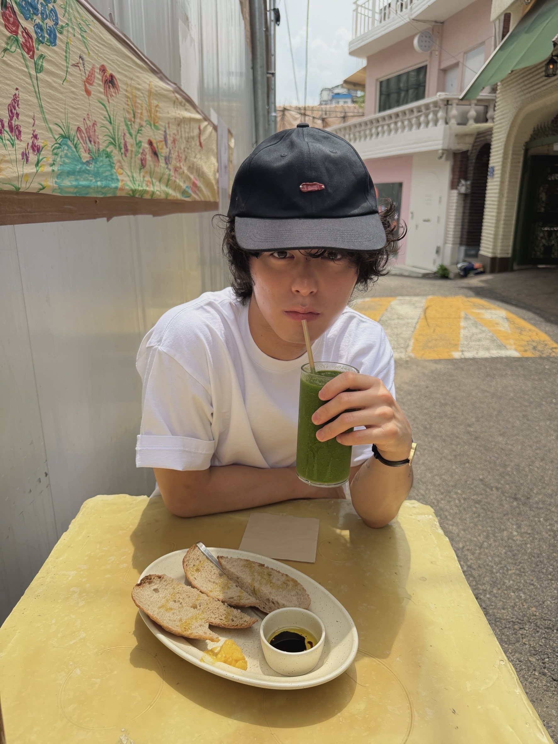 AKRYL Jersey Tee White - 26FW 착용 스타일 - 1
