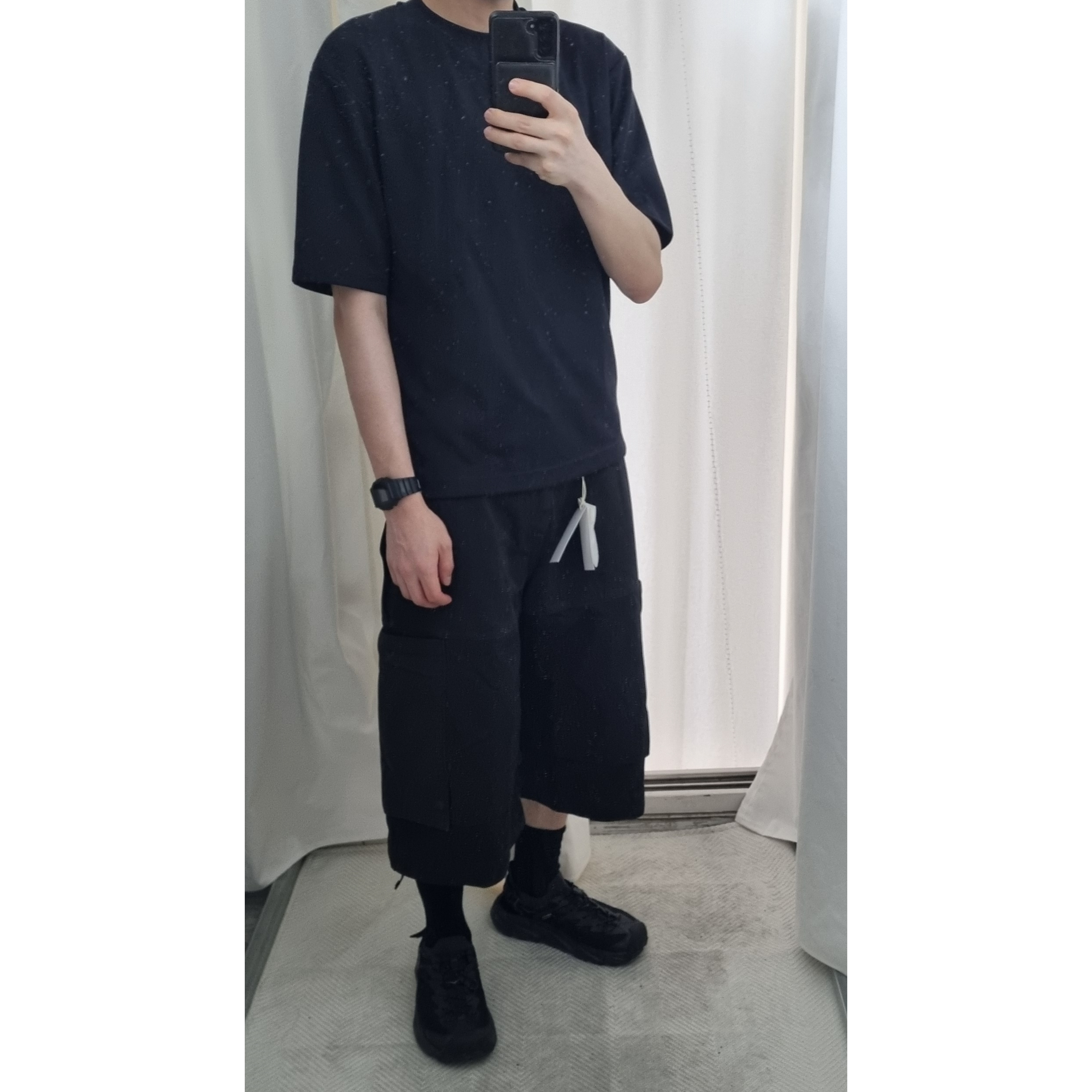 Hoka Hopara 2 Black, Casio G-Shock DW-5600UBB-1DR 착용 스타일 - 1