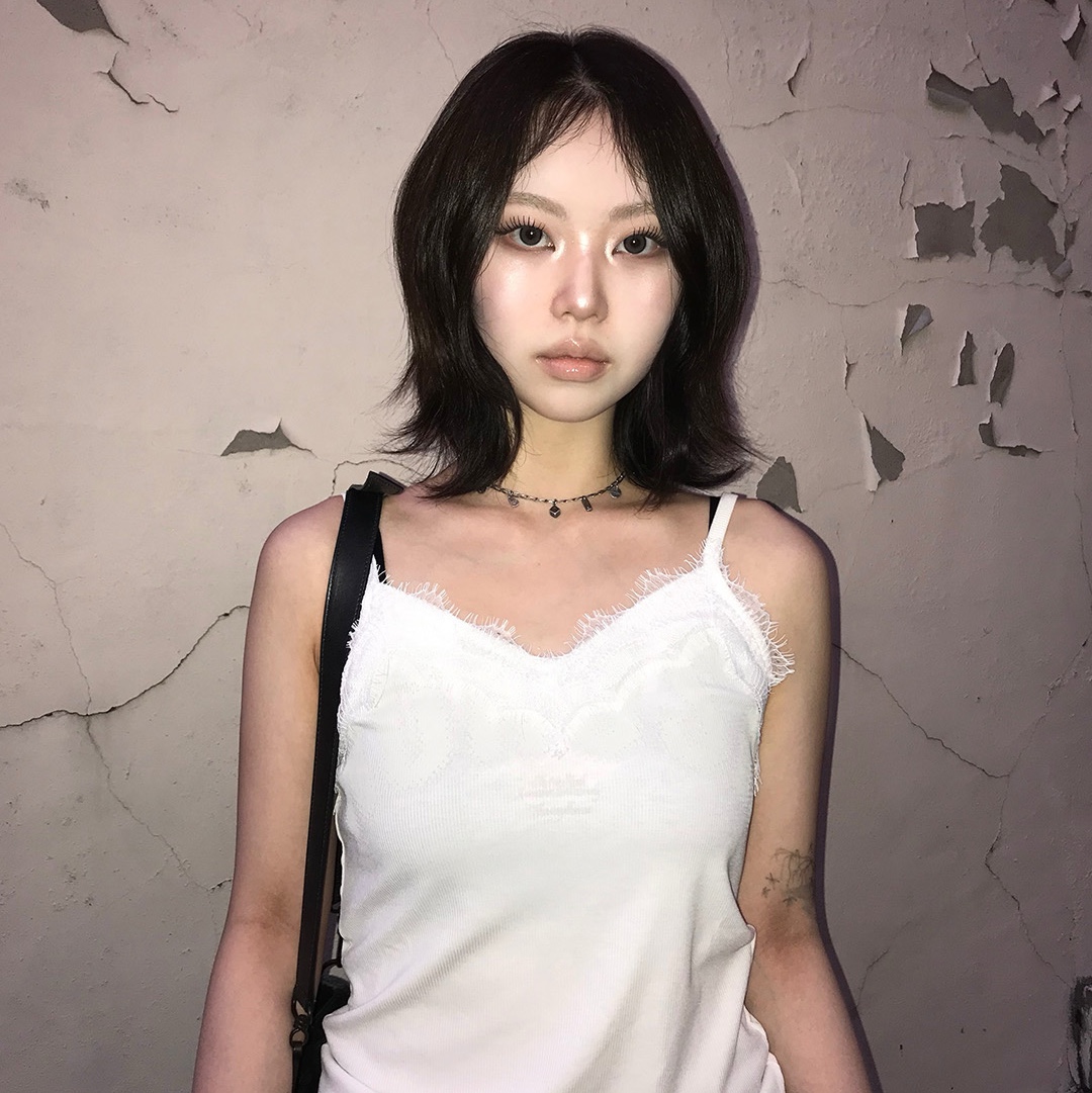 (W) Thevinylhouse No Rush Lace Sleeveless Ivory 착용 스타일