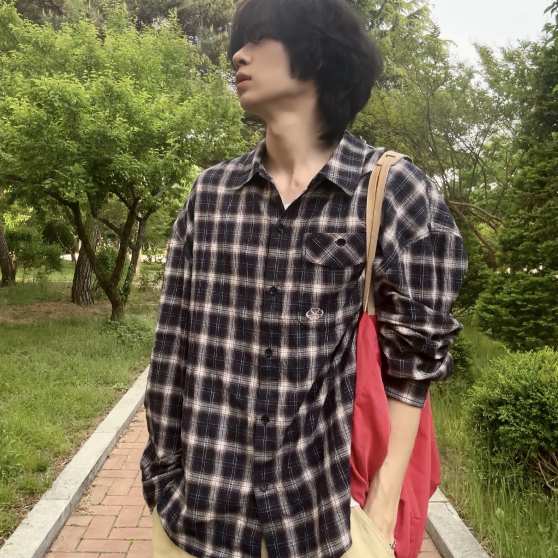 Xlim Ep.7 Synopsis 02 Bag Red 착용 스타일 - 1