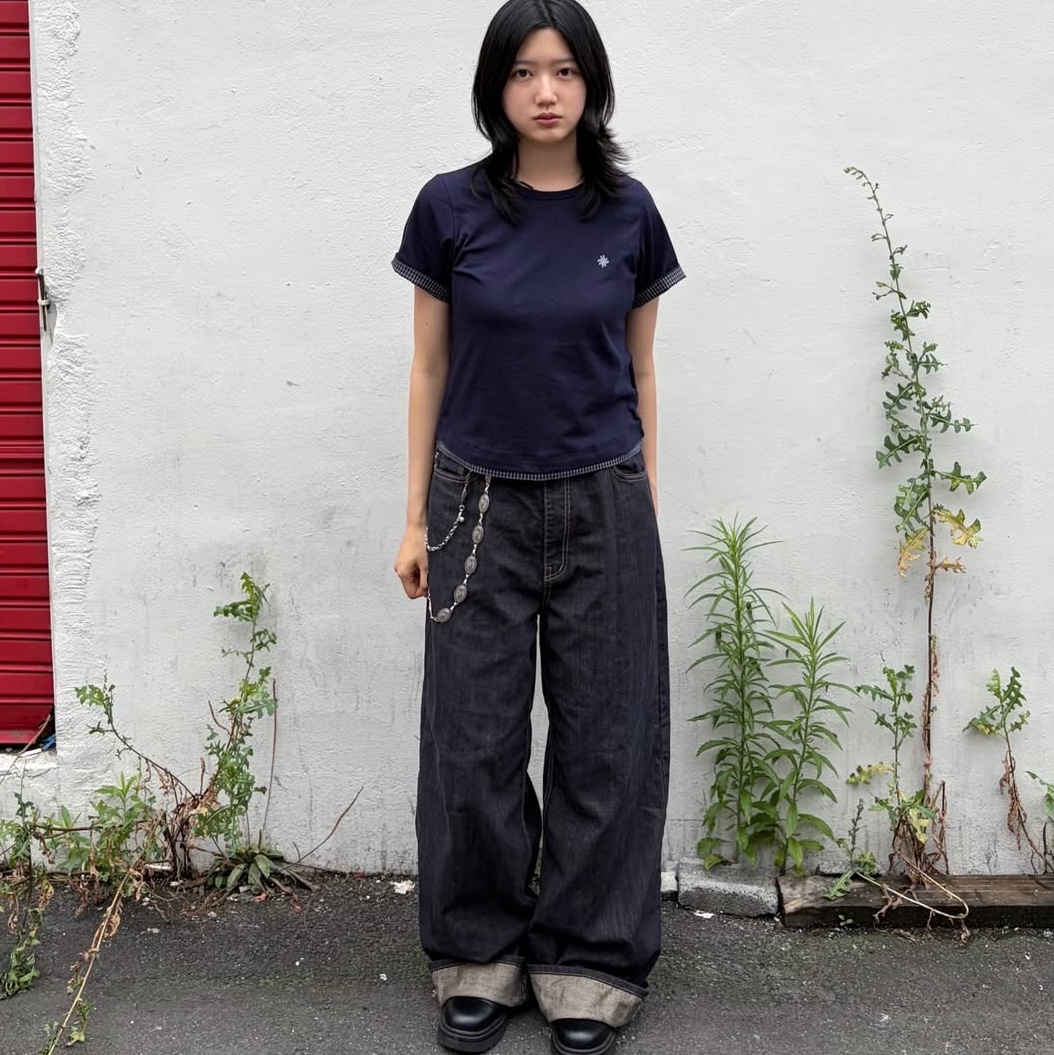 SLOW RECORD HOUSE Layered Check Roll-Up T-Shirt Navy 착용 스타일 - 2