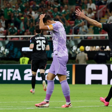 Nike Korea 2026 Stadium Away Dri-Fit Soccer Replica Jersey Space Purple Amethyst Tint (Non Marking Ver.), Brooks Running Hyperion Max 3 Silver - D Medium 착용 스타일 - 3