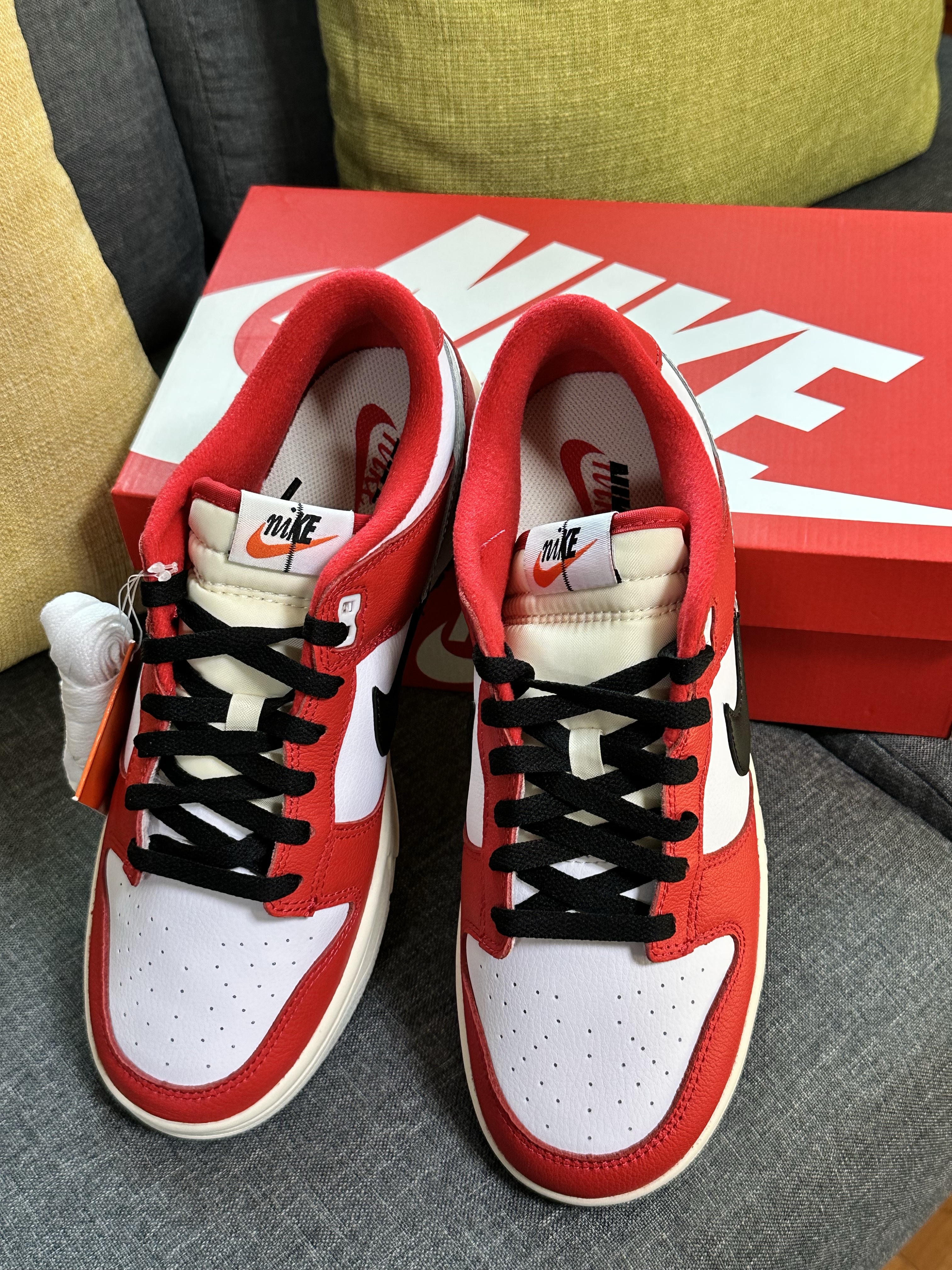 Nike Dunk Low Retro PRM University Red Black 착용 스타일
