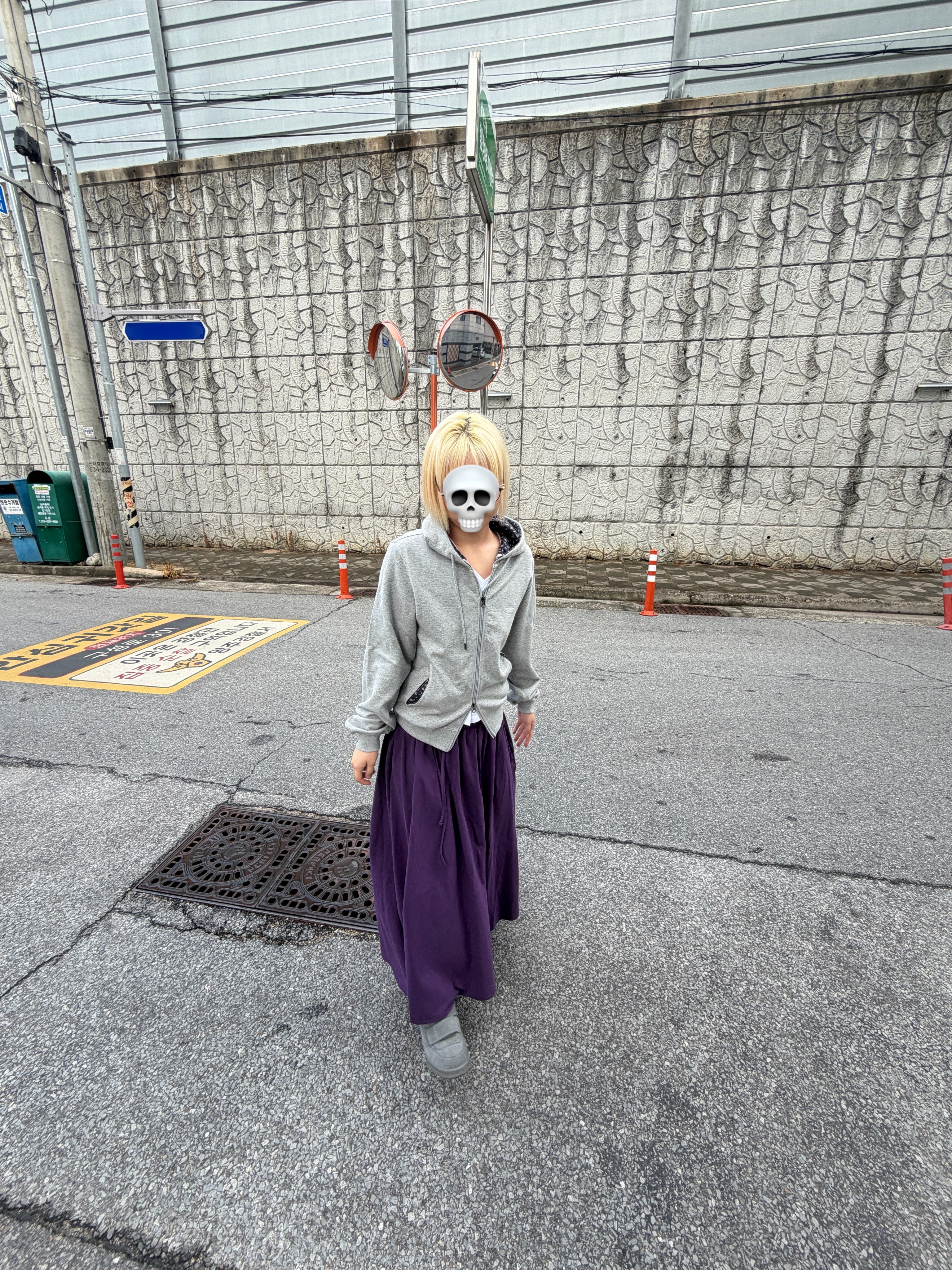 Grounds Jewelry Cocoon Black Enamel Black Matte, COYSEIO Flower Point Zip-Up Hoodie Melange Grey 착용 스타일 - 2