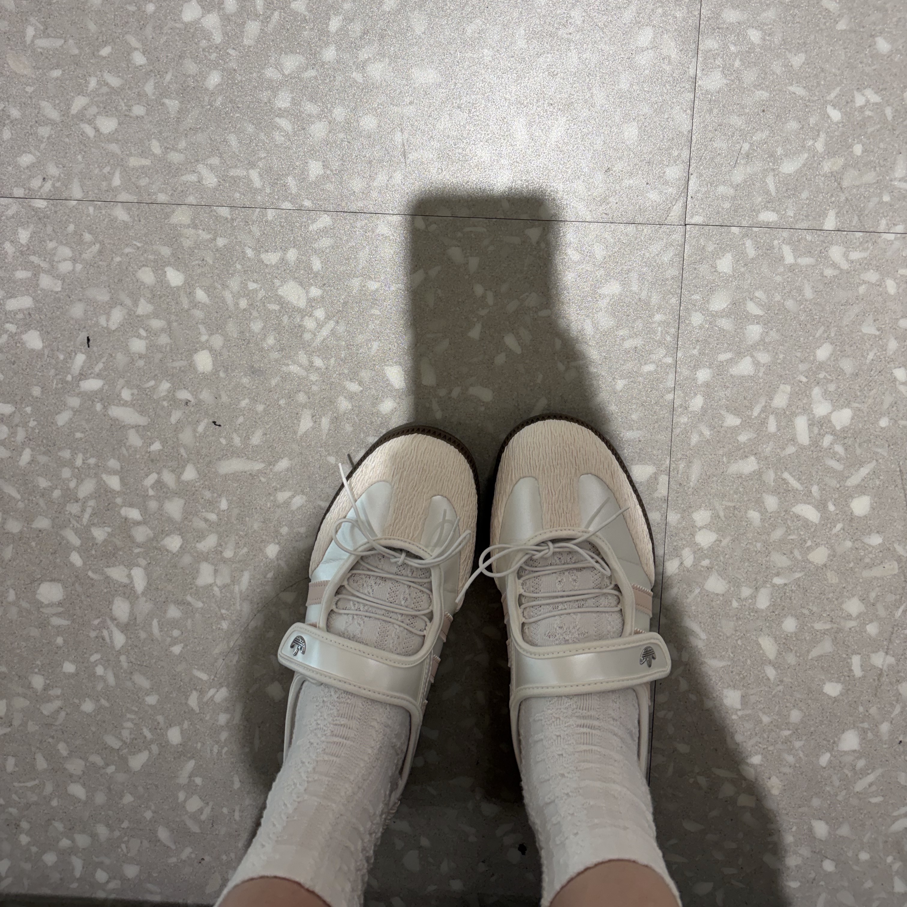 (W) Adidas Originals Samba Jane Core White Chalk White 착용 스타일
