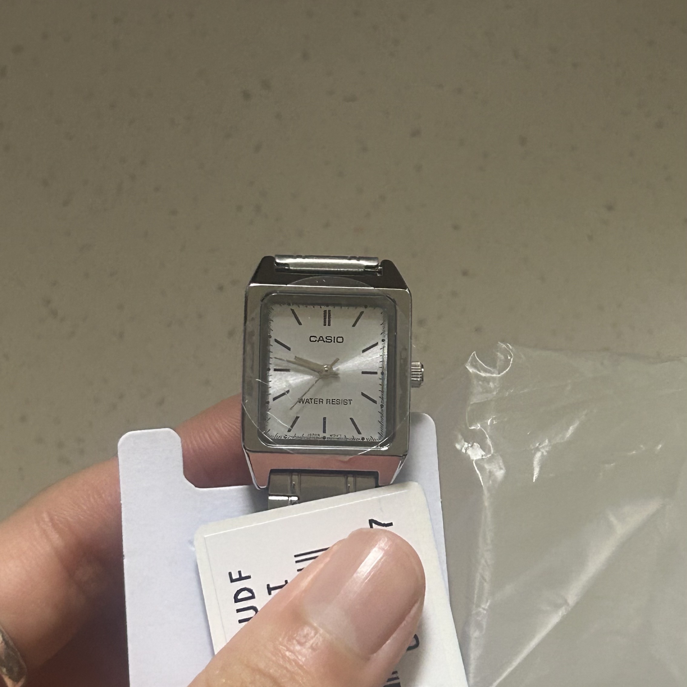 Casio LTP-V007D-2E 착용 스타일
