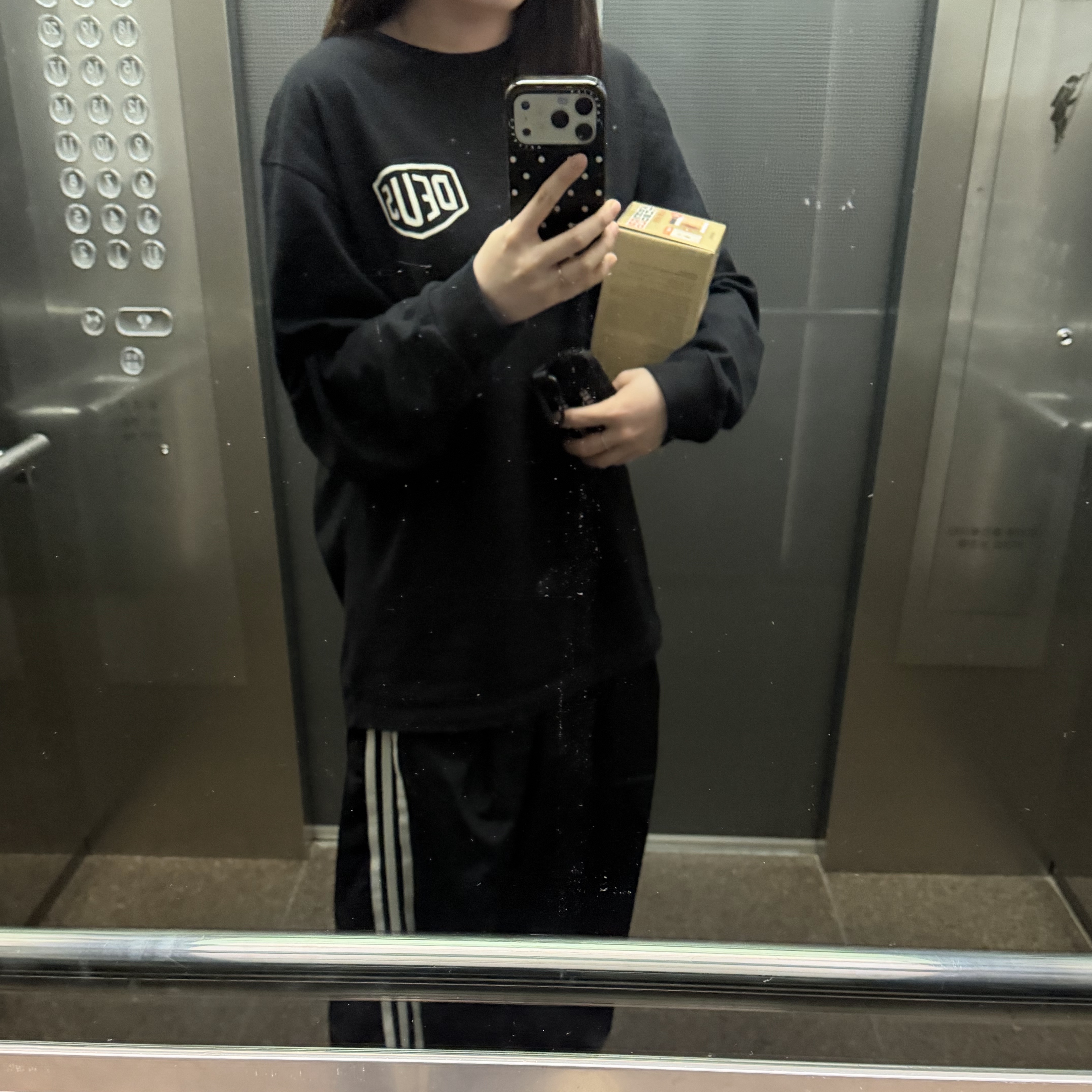 (W) Keen Shanti White Black, Human Made Military Card Case Black 착용 스타일
