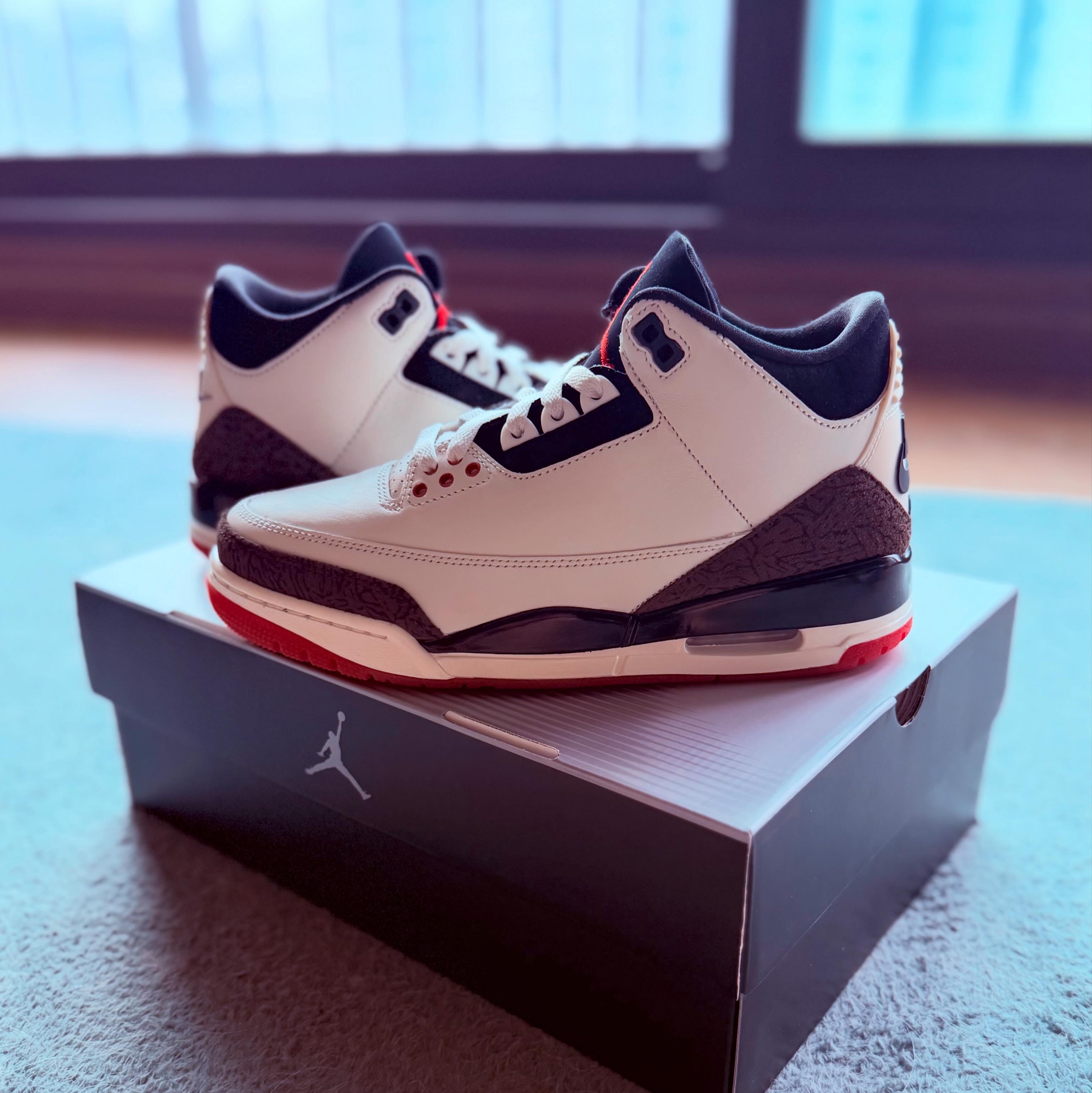 Jordan 3 Retro OG Sail and University Red 착용 스타일 - 2