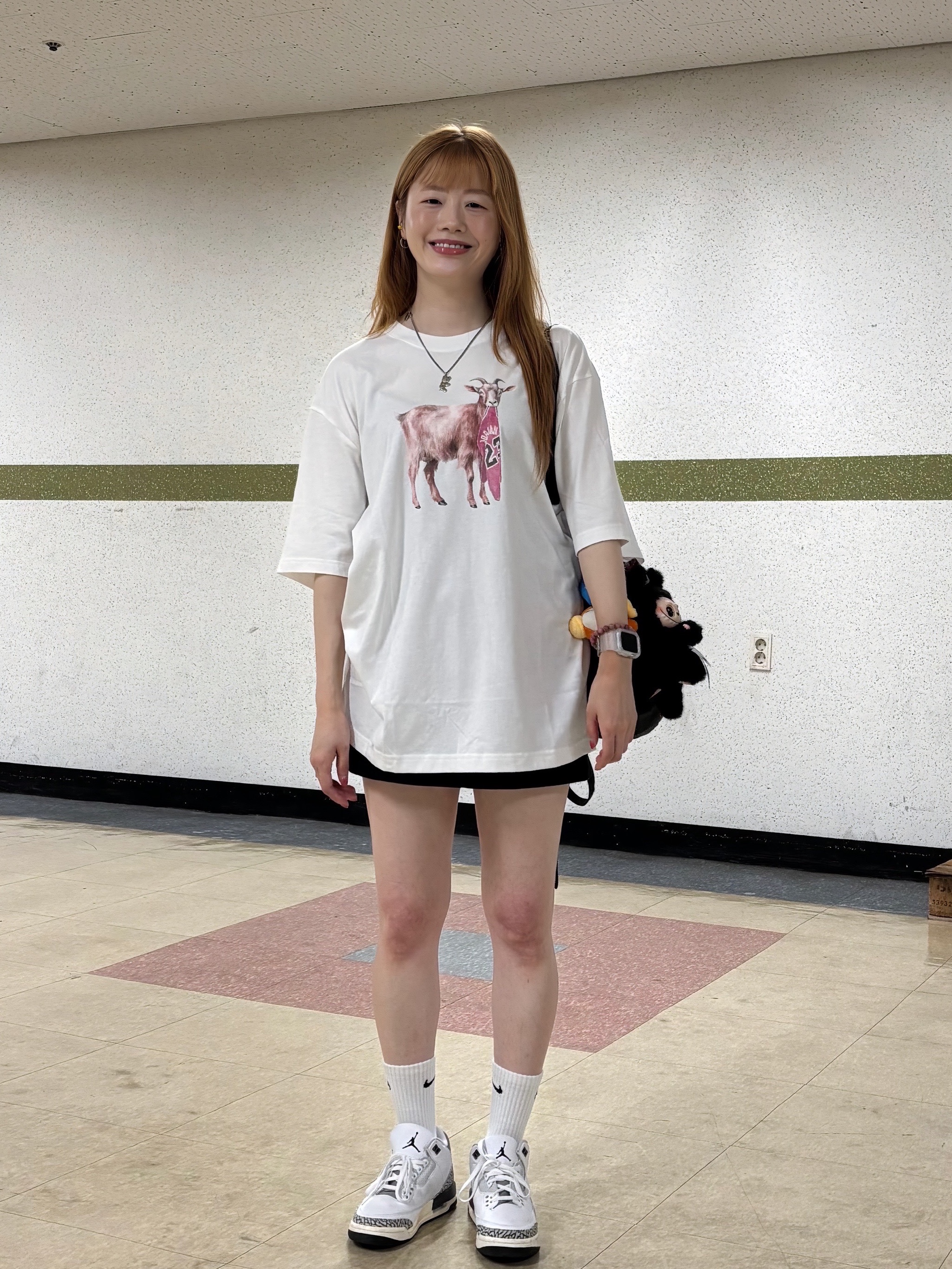 (GS) Jordan 3 Retro Animal Icon, Jordan T-Shirt White Black 착용 스타일 - 4