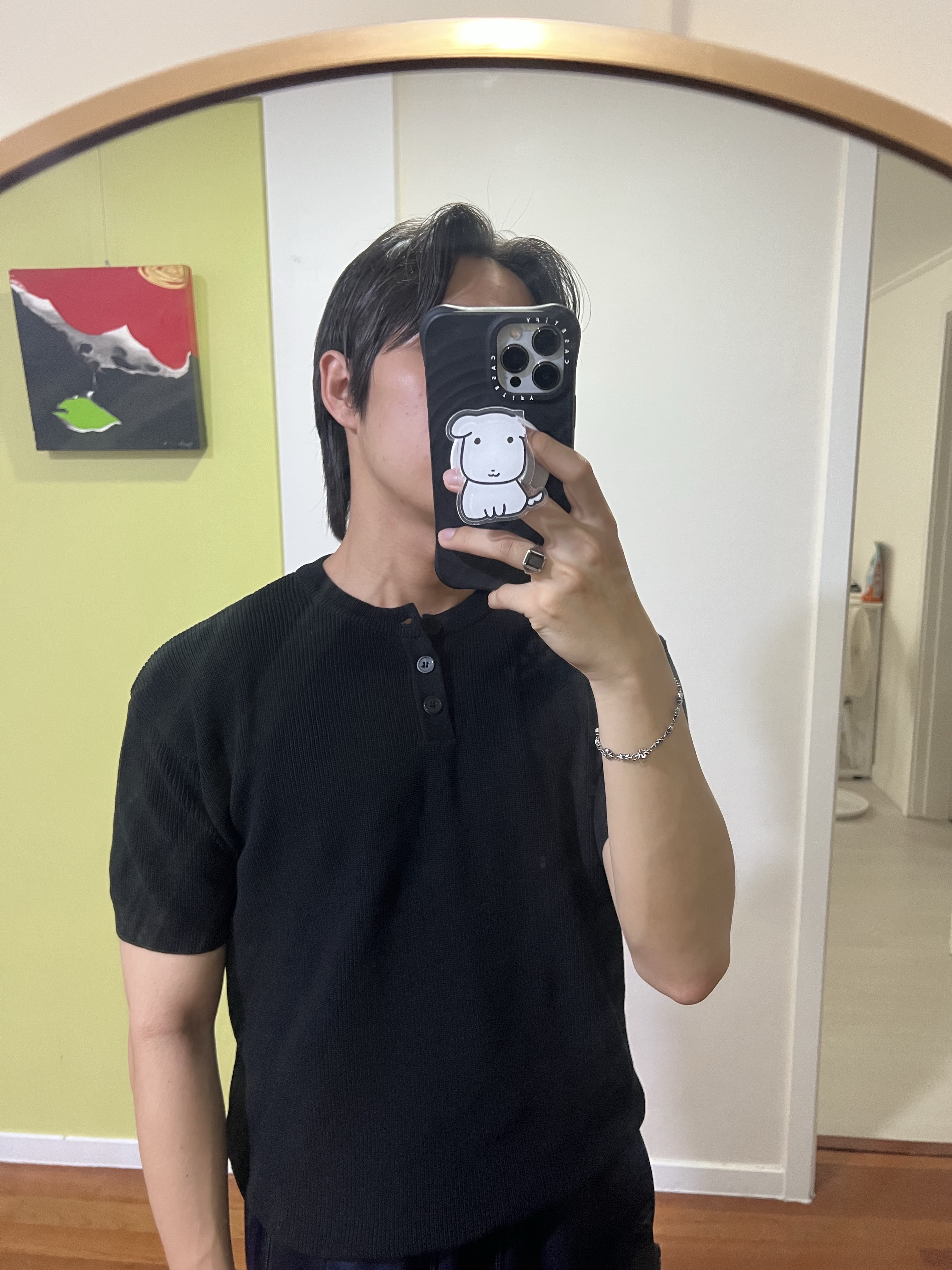 Knitted Coolever Henley Neck Half Sleeve Knit Black 착용 스타일 - 5