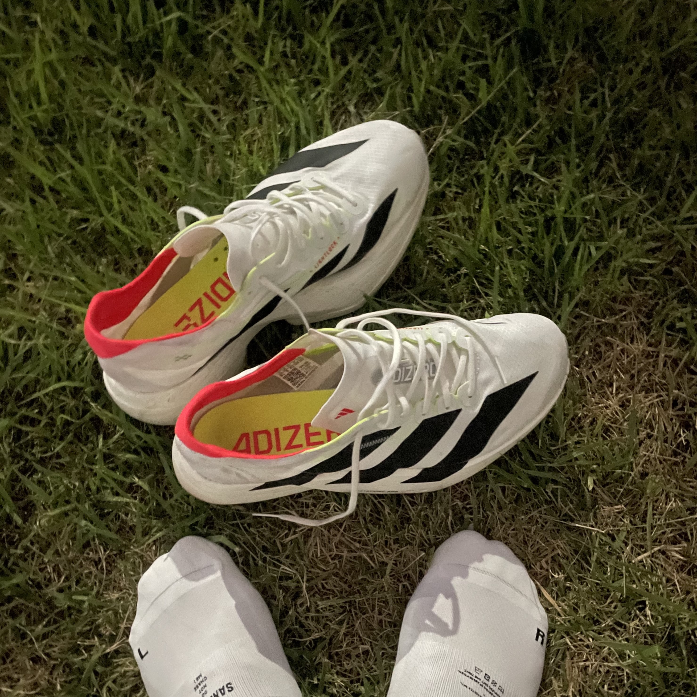 Adidas Adizero Adios Pro 4 Cloud White Core Black 착용 스타일