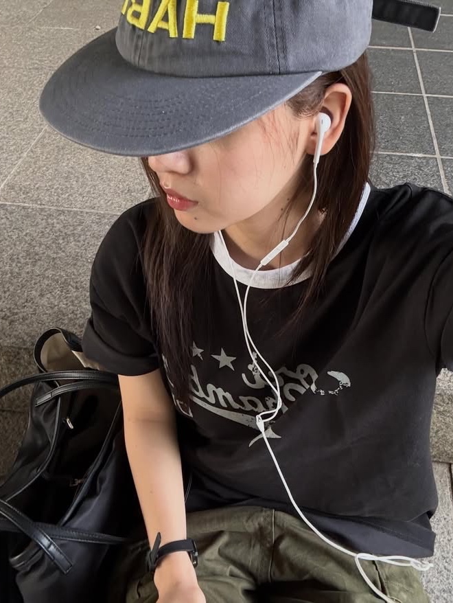 SPORT CHAMBER Active Logo T-Shirt BLACK 착용 스타일 - 2
