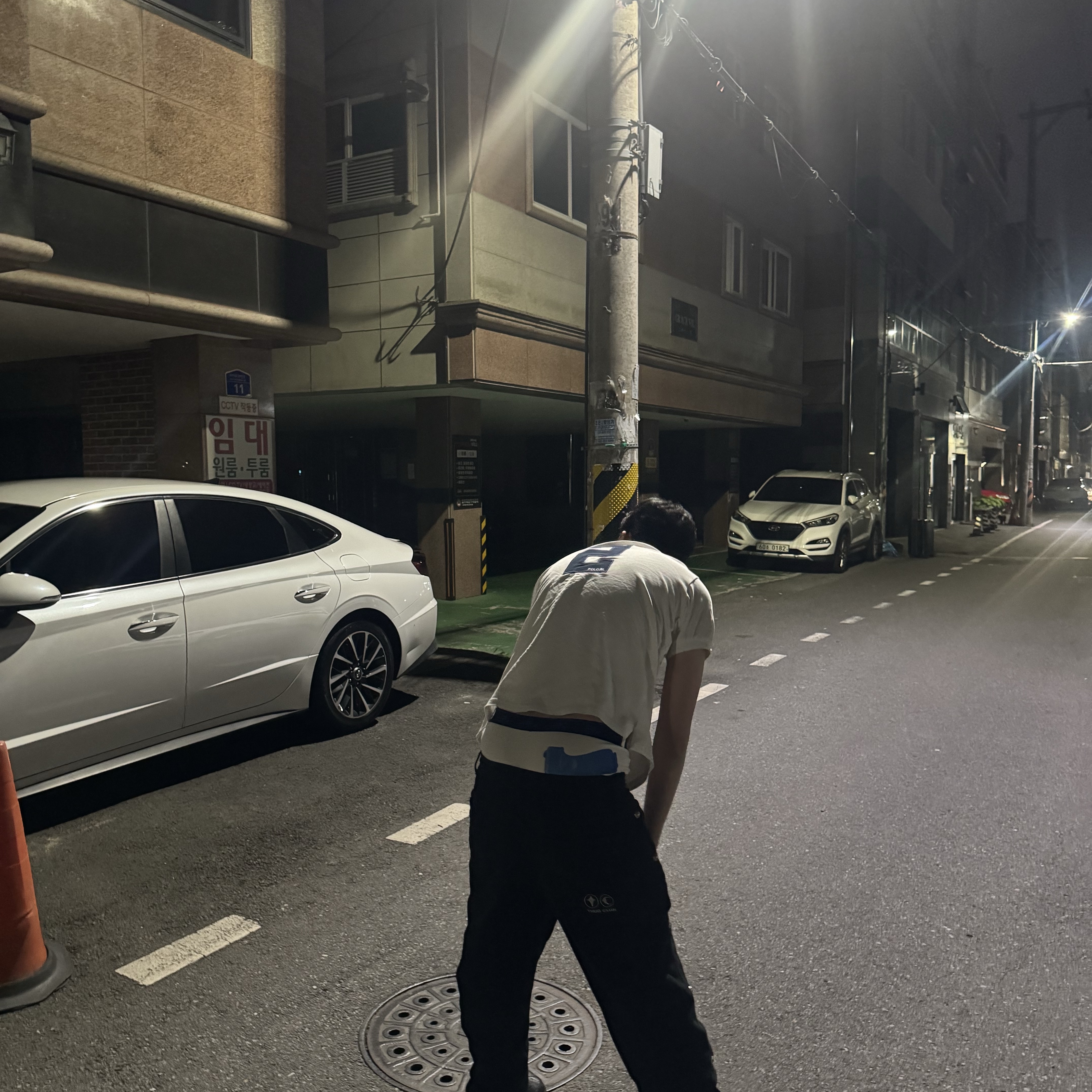 OQO OBJE 01  Glock Drawers White, Thug Club Thug Pants Black 착용 스타일