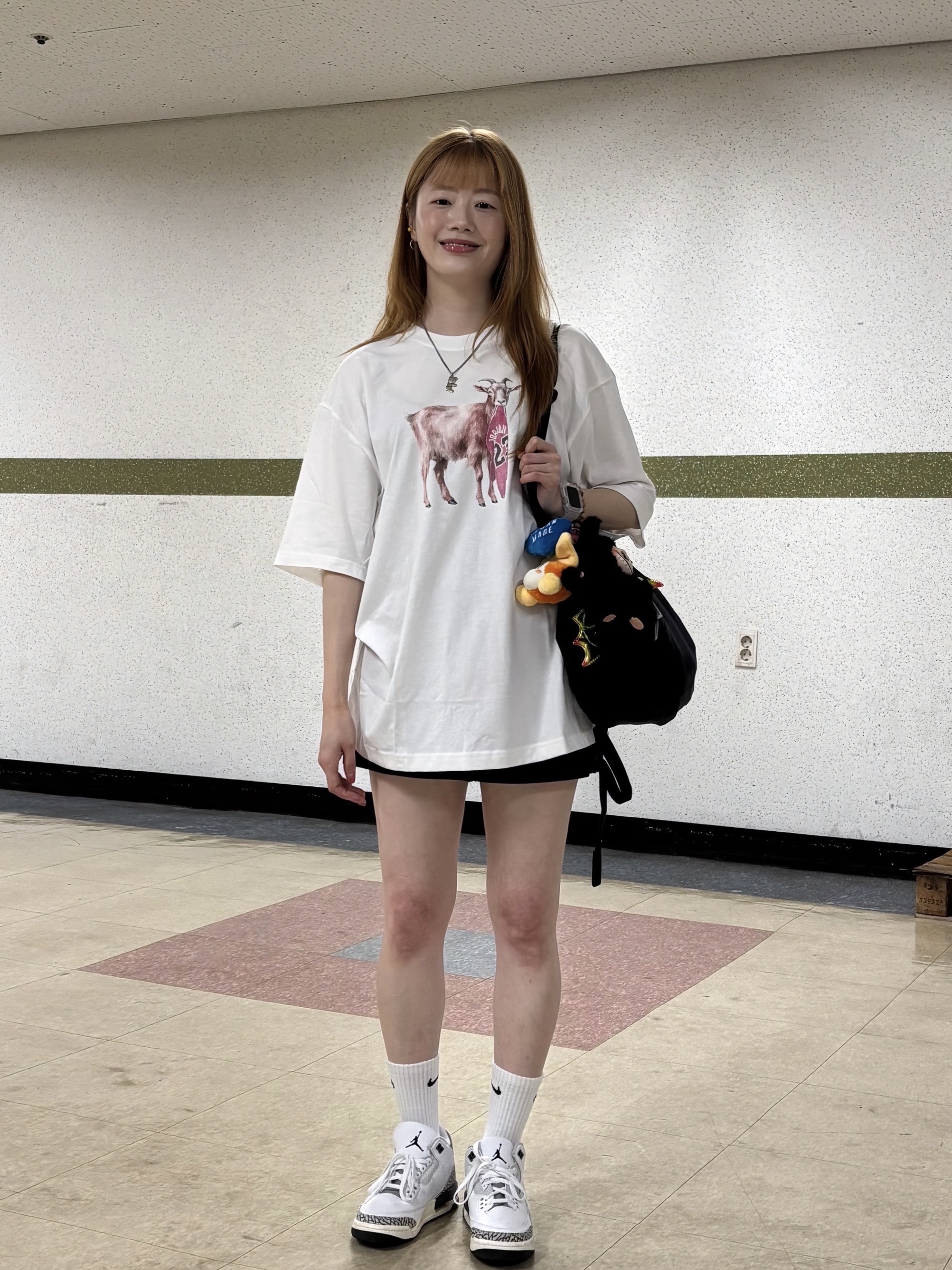(GS) Jordan 3 Retro Animal Icon, Jordan T-Shirt White Black 착용 스타일 - 7