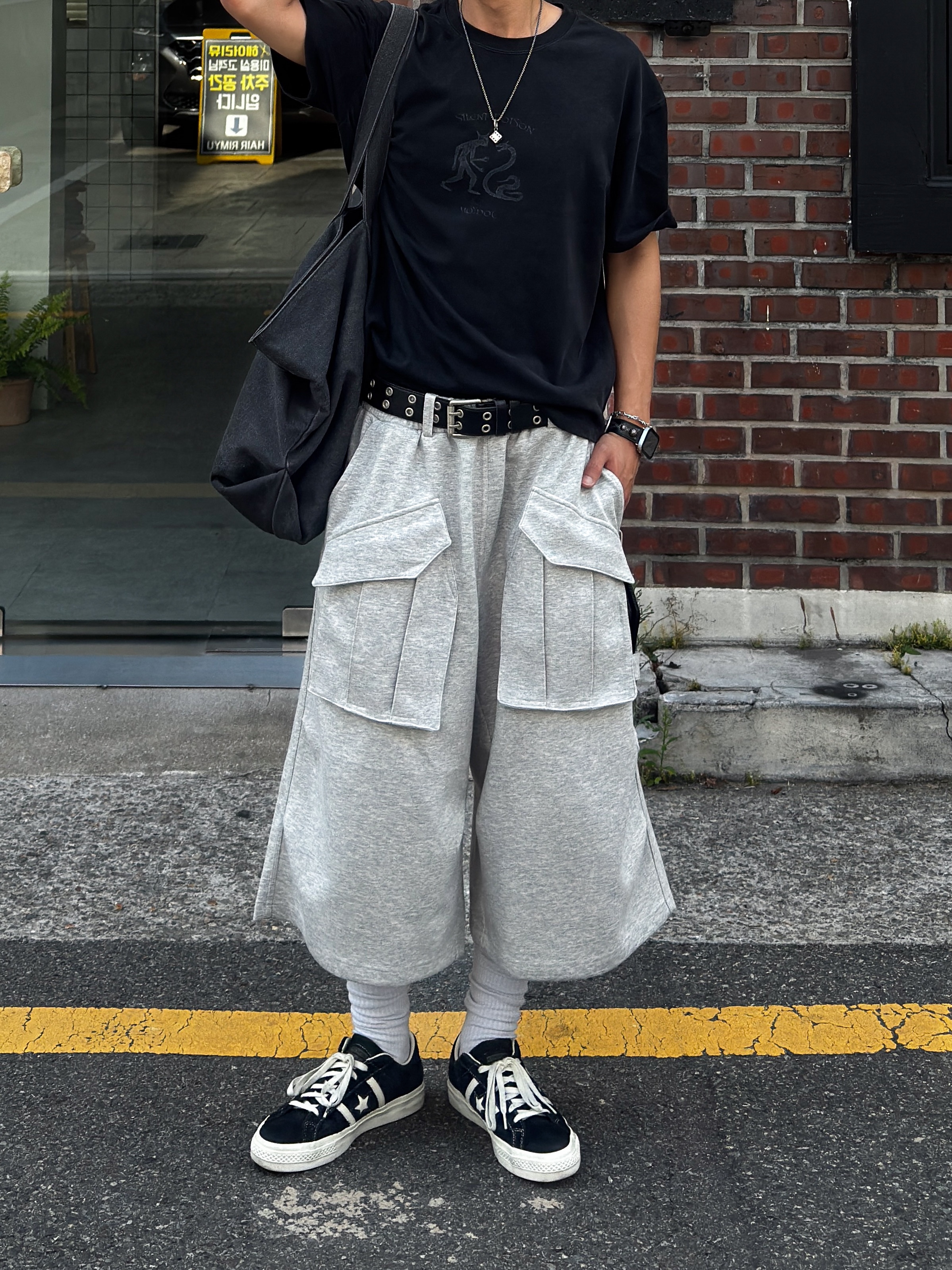 [KREAM 단독] Flavorism Bermuda Cargo Sweat Pants Melange, [프리오더] Polyteru 925 Silver Pendant Dice 착용 스타일 - 2