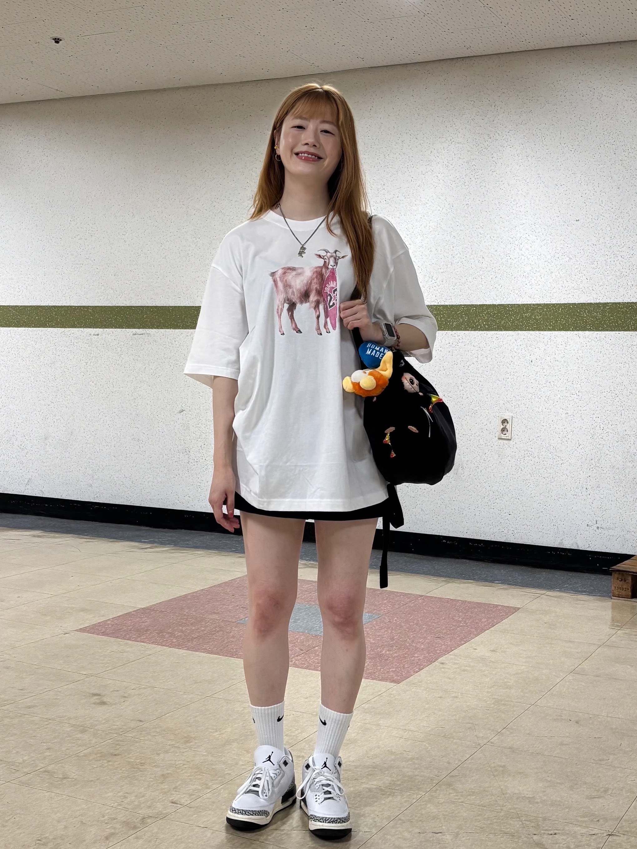 (GS) Jordan 3 Retro Animal Icon, Jordan T-Shirt White Black 착용 스타일 - 5
