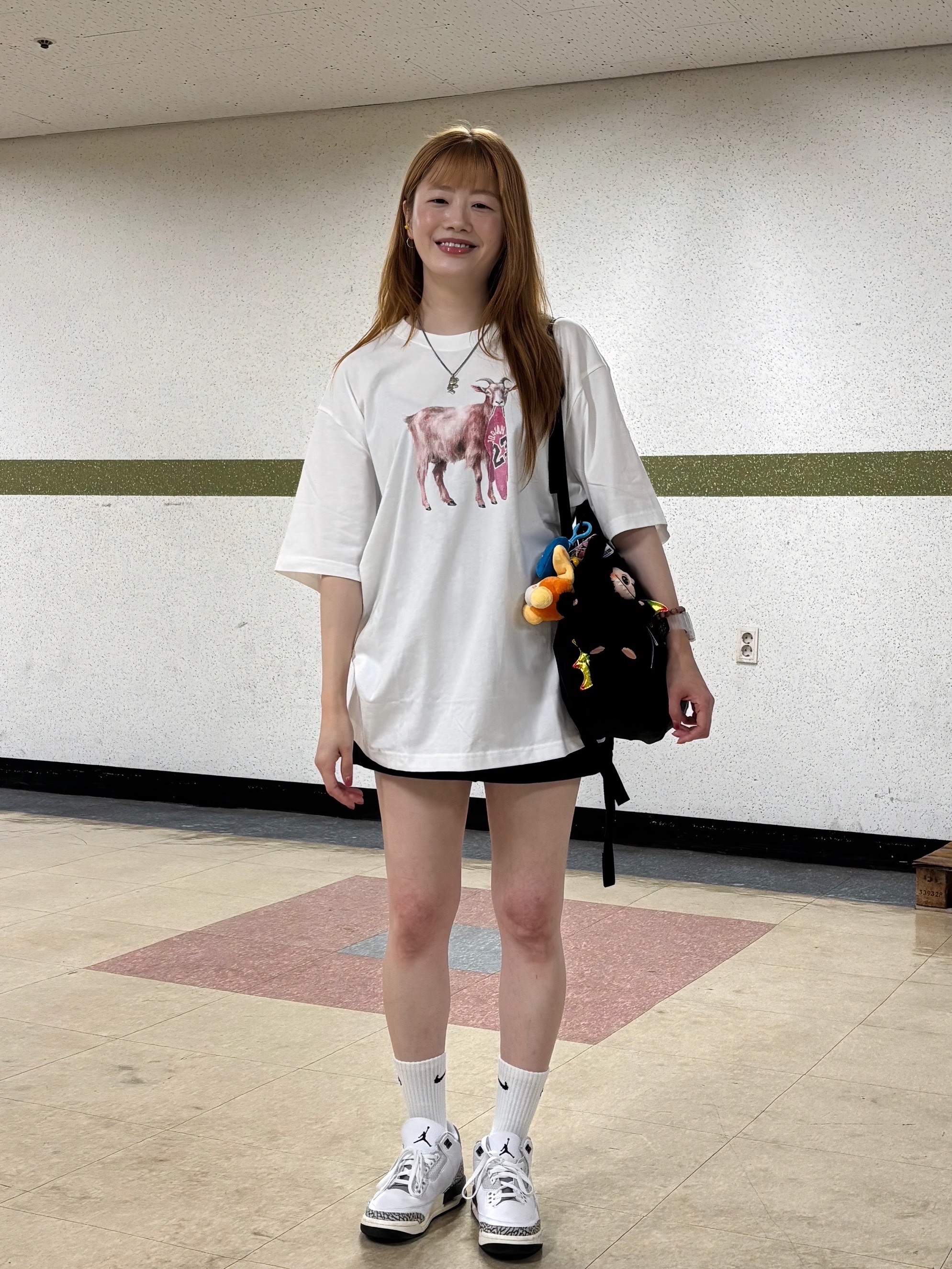 (GS) Jordan 3 Retro Animal Icon, Jordan T-Shirt White Black 착용 스타일 - 9
