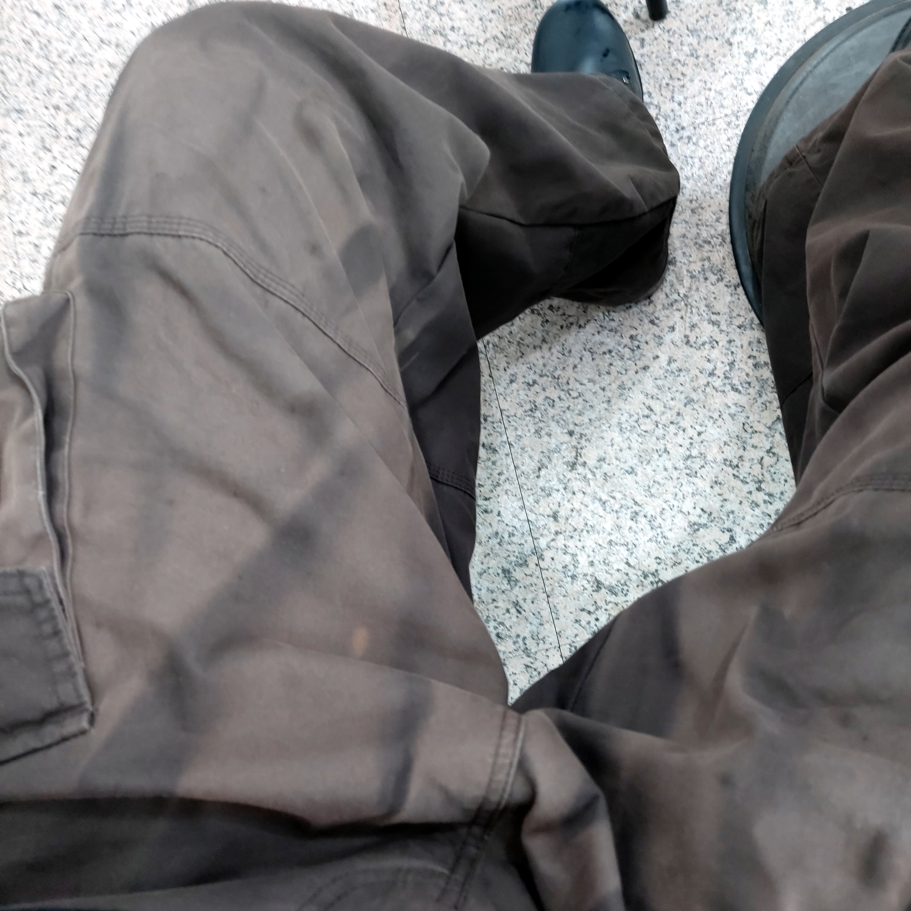 Flavorism VTG Washed Cargo Pants Washed Dark Brown 착용 스타일