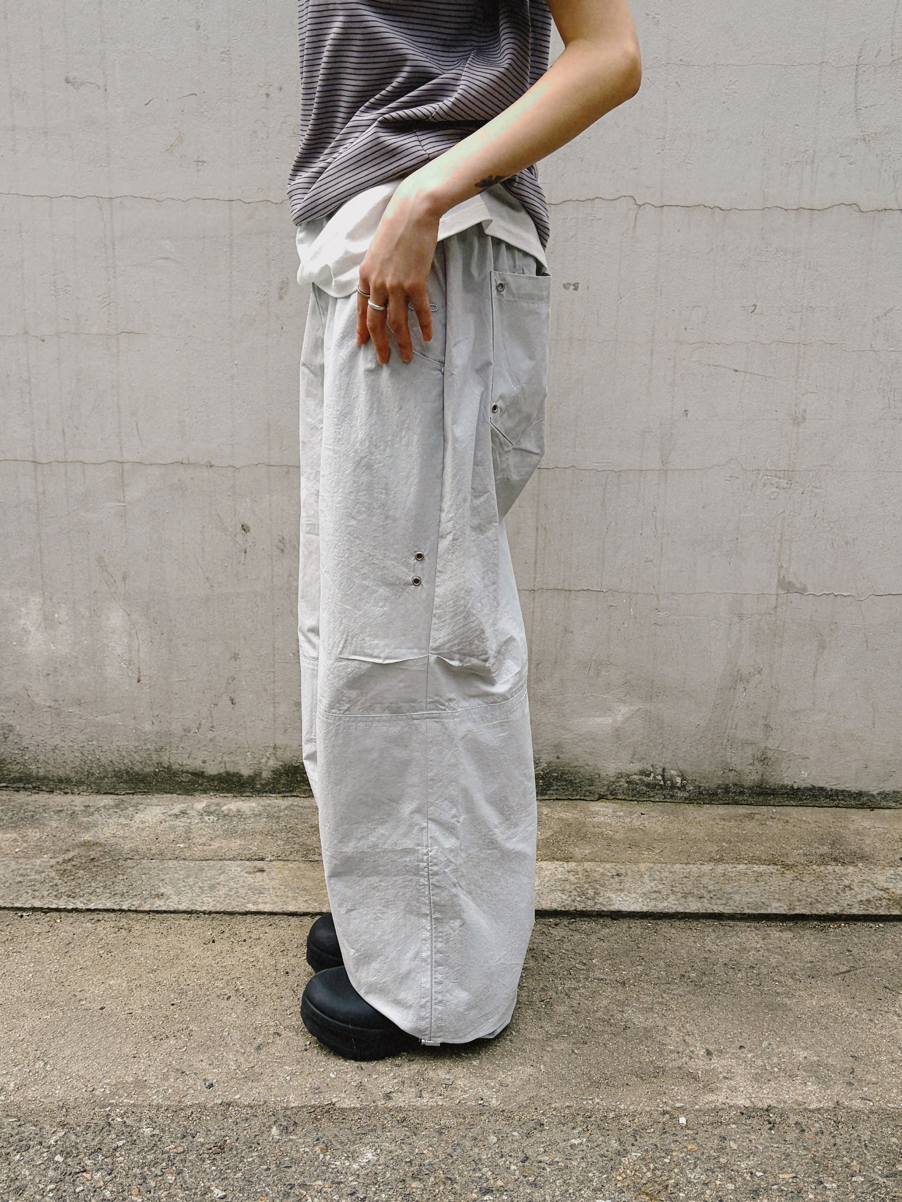 Riomeu Layered String Shirring Pants_Gray 착용 스타일 - 2