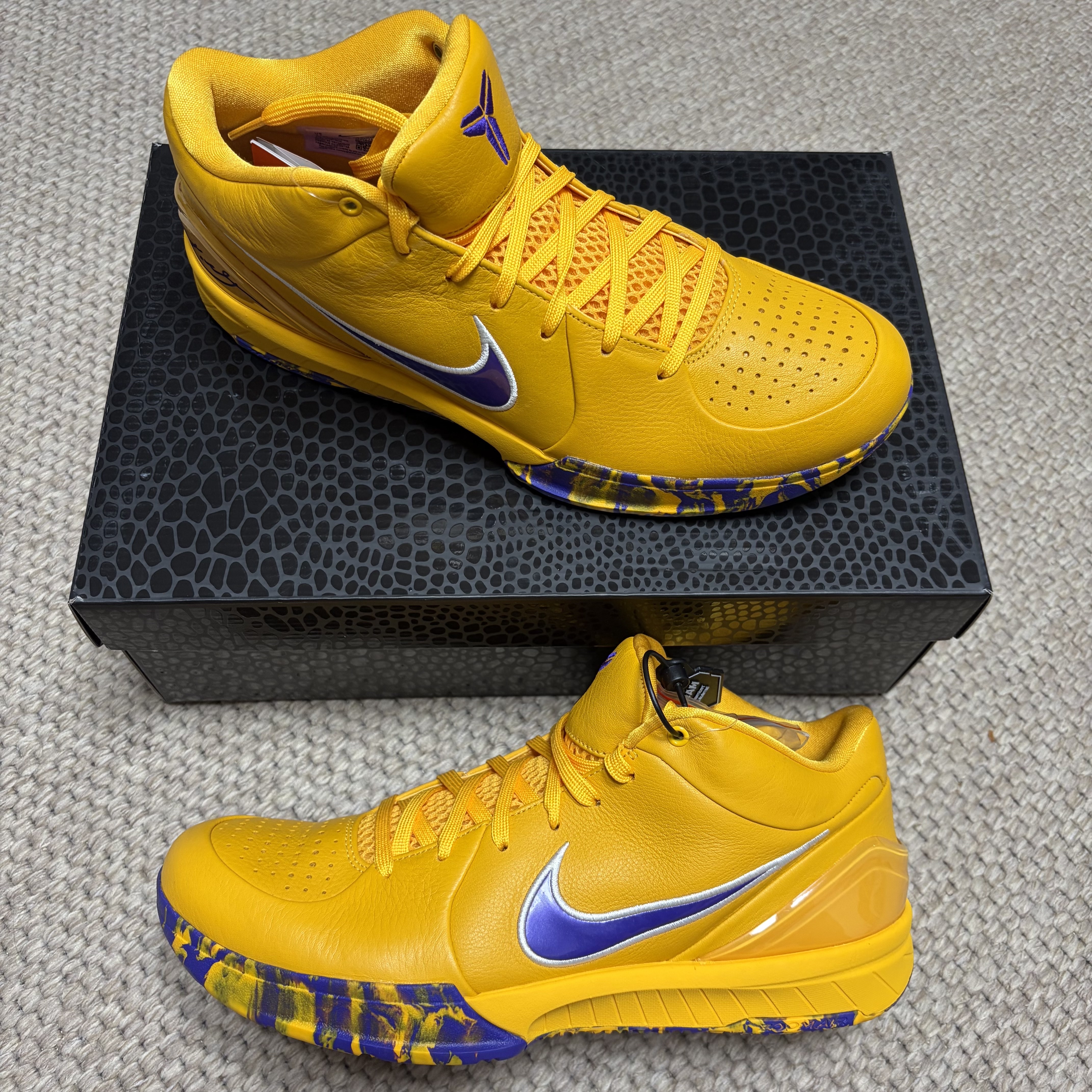 Nike Kobe 4 Protro Draft Pack Gold Purple (Opened Case) 착용 스타일 - 1
