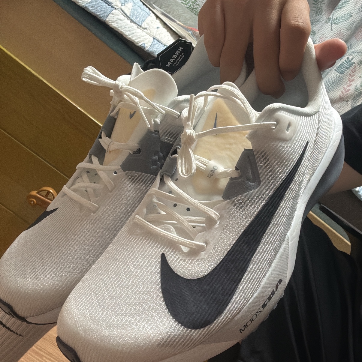 Nike Air Zoom Rival Fly 4 White Pure Platinum 착용 스타일 - 1
