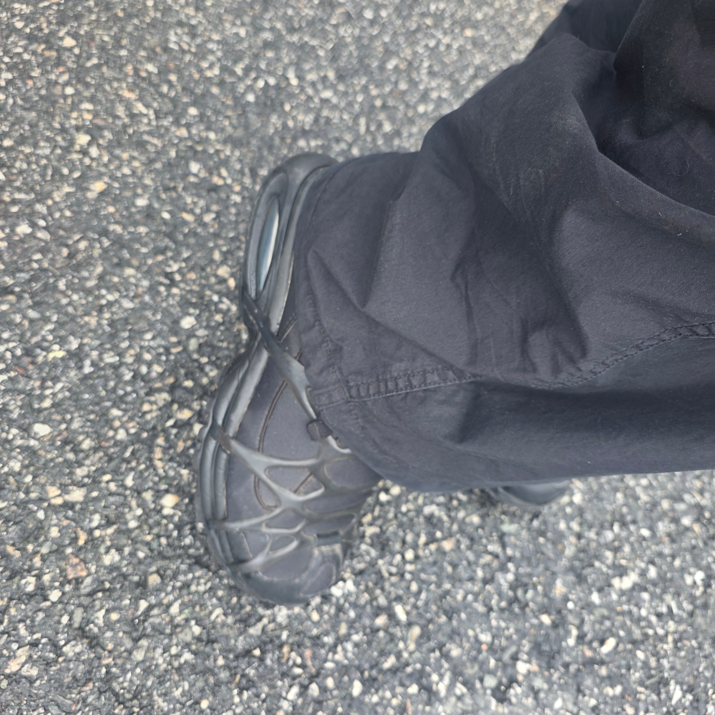 Nike Air Kukini Triple Black 착용 스타일 - 2