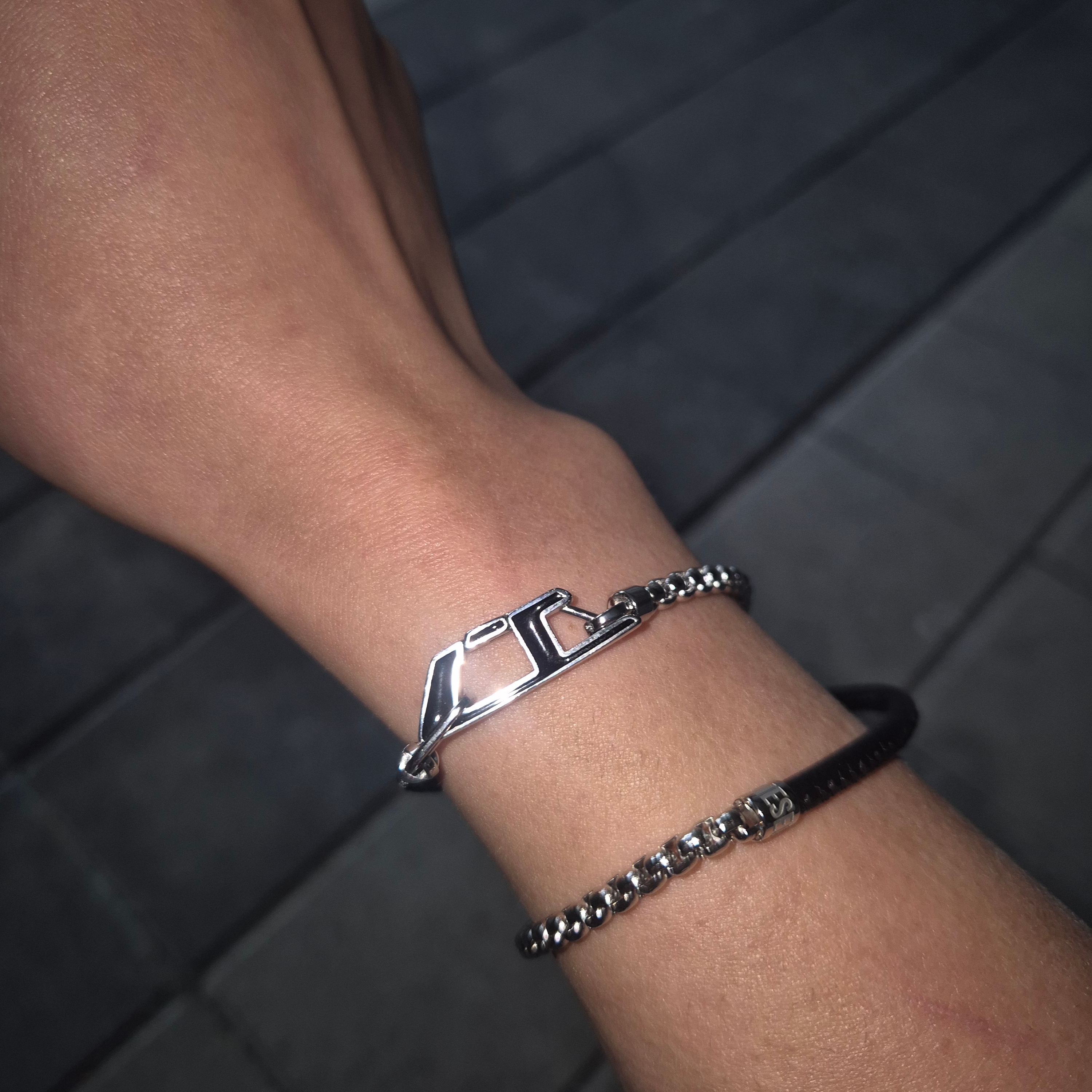 Diesel Dx1472 Stainless Steel Chain Bracelet Silver Black 착용 스타일