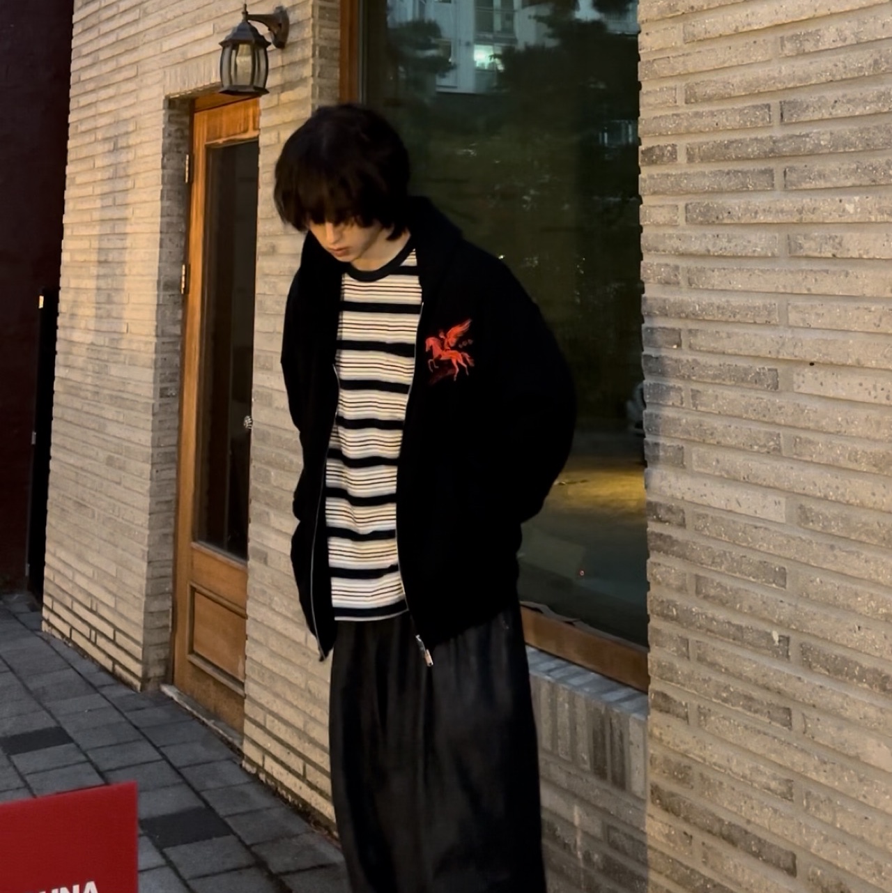 [트리플적립] PACOSPLY Falling Angel Zip Up Hoodie Black 착용 스타일 - 3