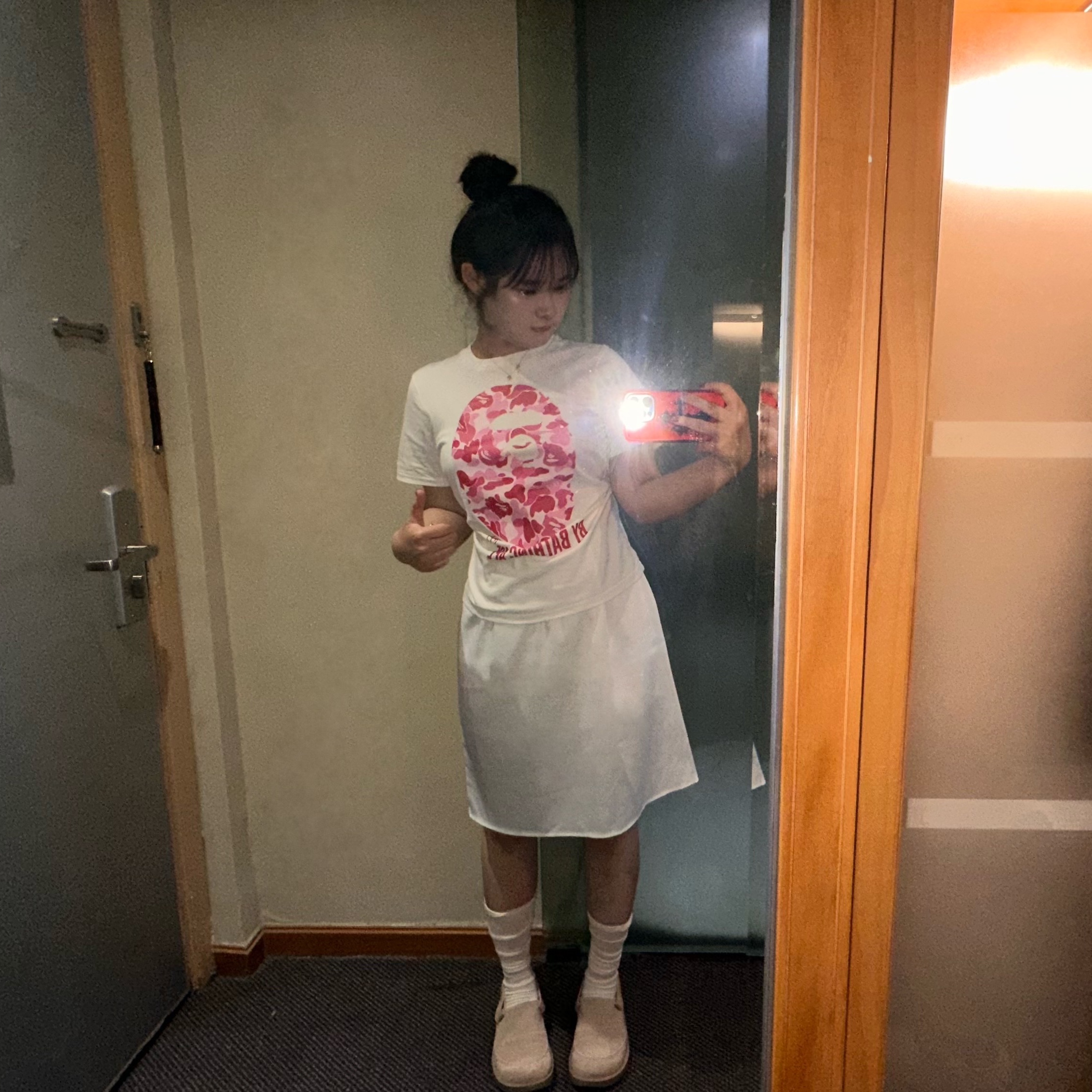 BAPE ABC Camo By Bathing Ape T-Shirt White Pink 착용 스타일 - 3