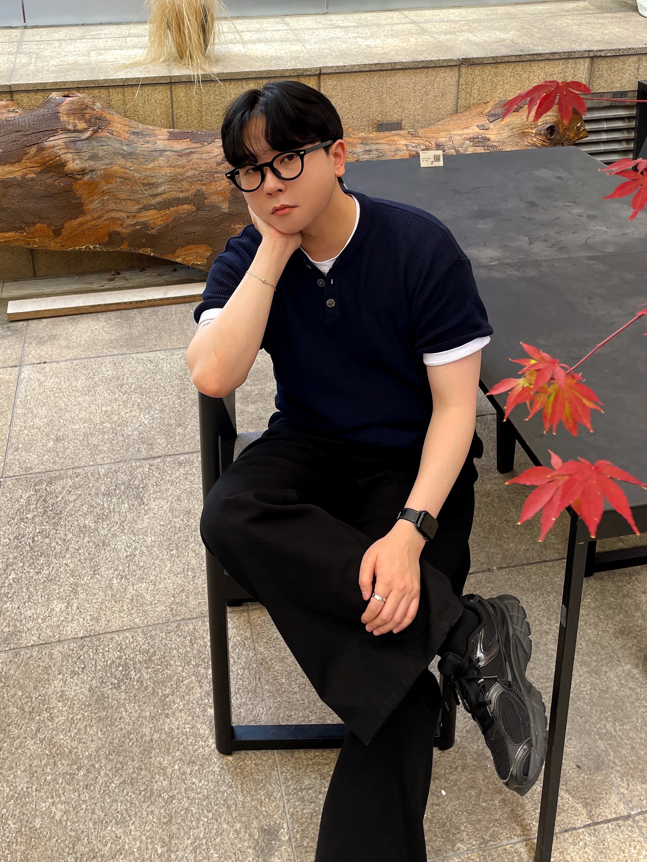Knitted Coolever Henley Neck Half Sleeve Knit NVAY 착용 스타일 - 1