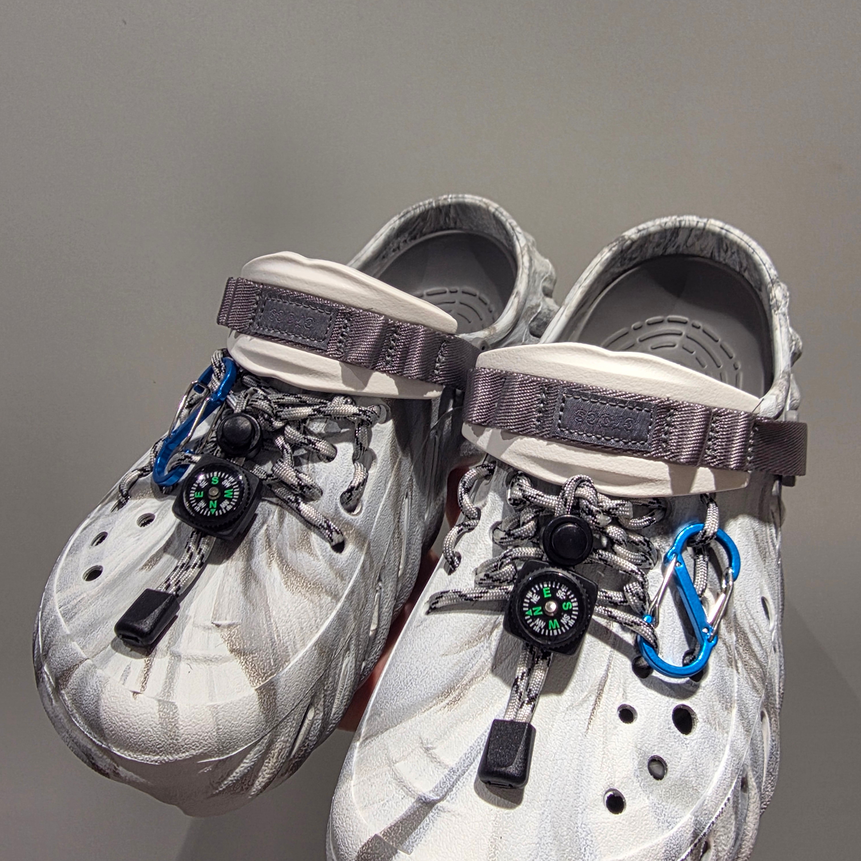 Crocs Echo Marbled Clog Moonlight Multi 착용 스타일 - 3