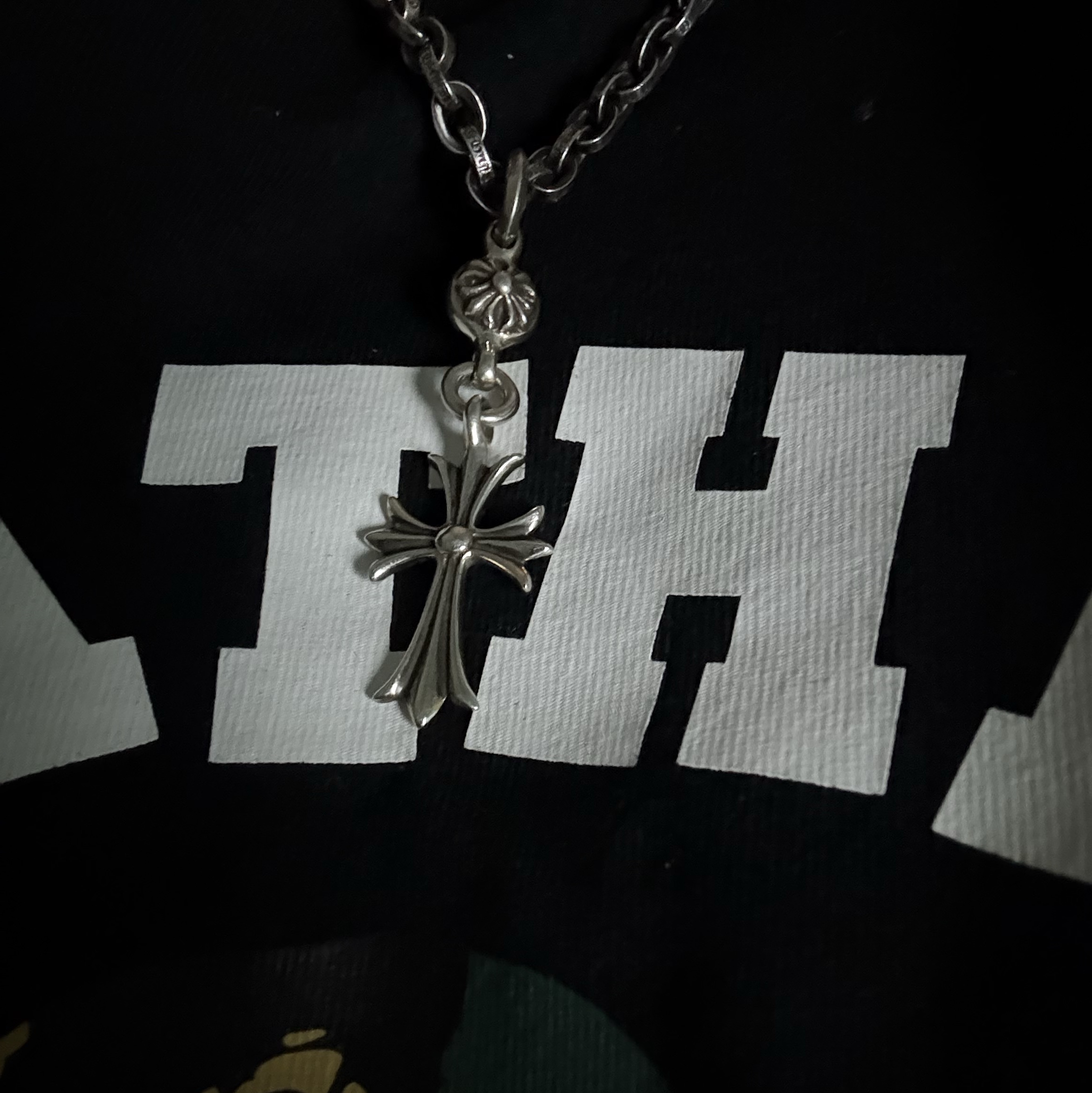 Chrome Hearts Paper Chain Necklace Silver, Chrome Hearts 1 Ball Tiny CH Cross Pendant Silver 착용 스타일