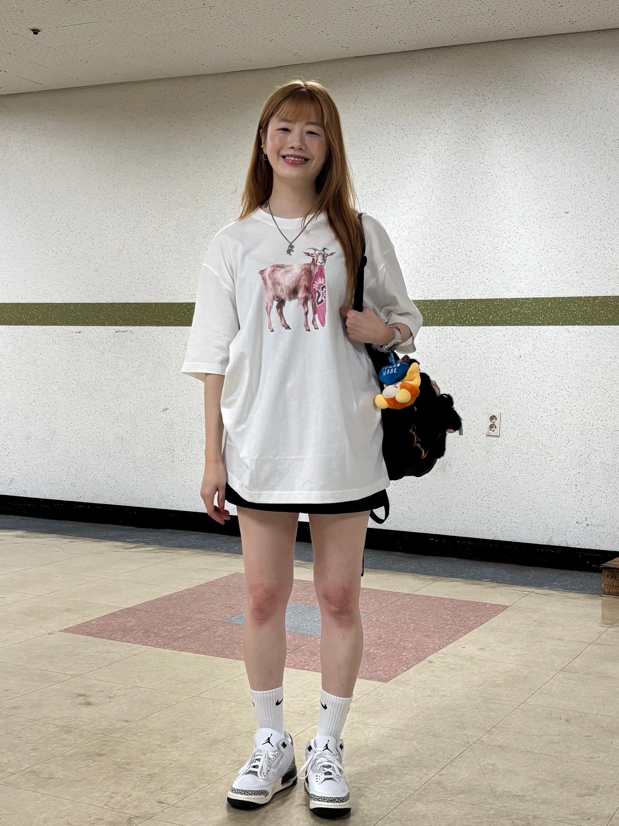 (GS) Jordan 3 Retro Animal Icon, Jordan T-Shirt White Black 착용 스타일 - 1