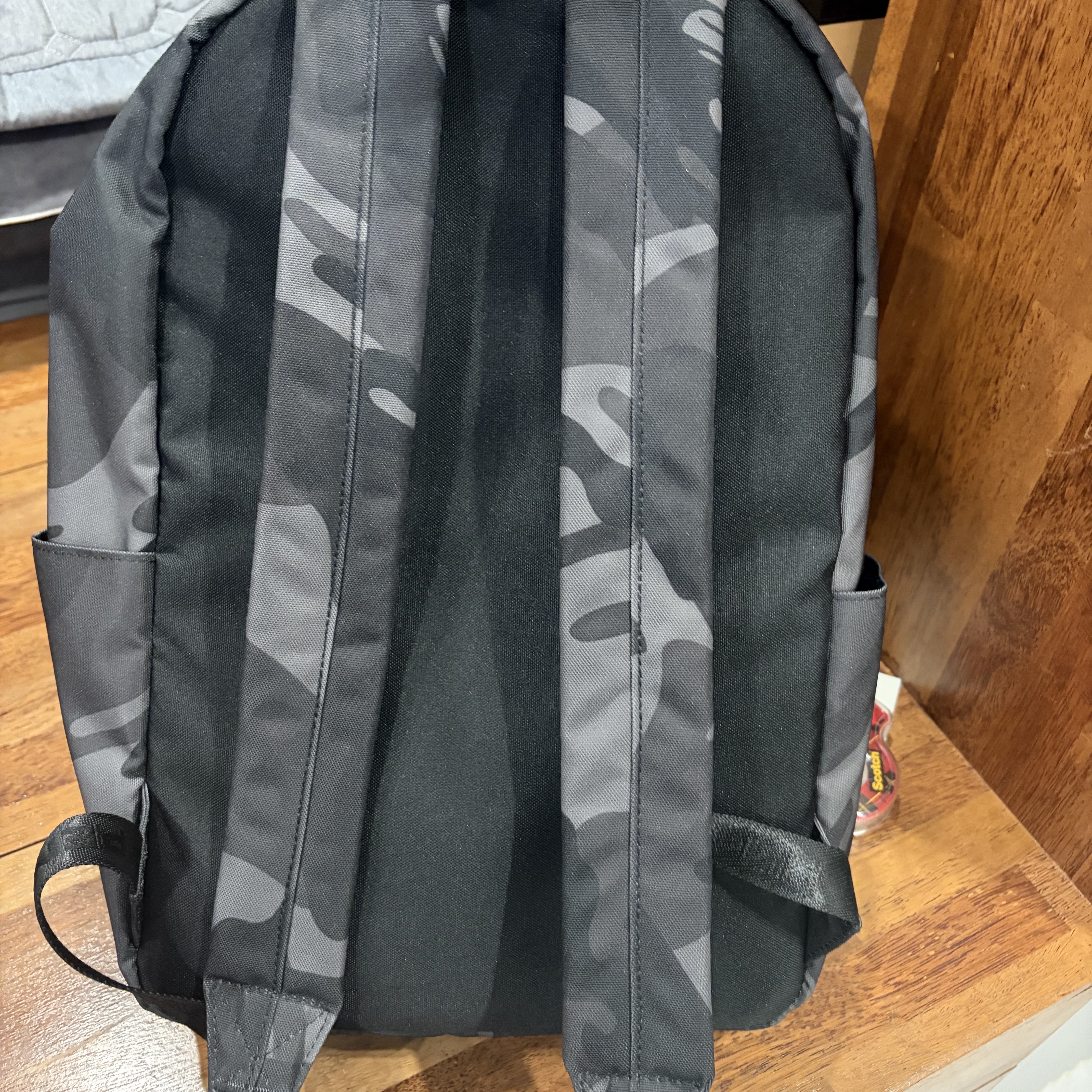AAPE Now Camo Backpack Black Multi - 26SS, POTHIC Pin Badge Pack 착용 스타일 - 2