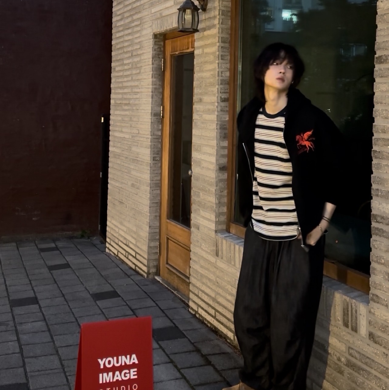 [트리플적립] PACOSPLY Falling Angel Zip Up Hoodie Black 착용 스타일 - 4