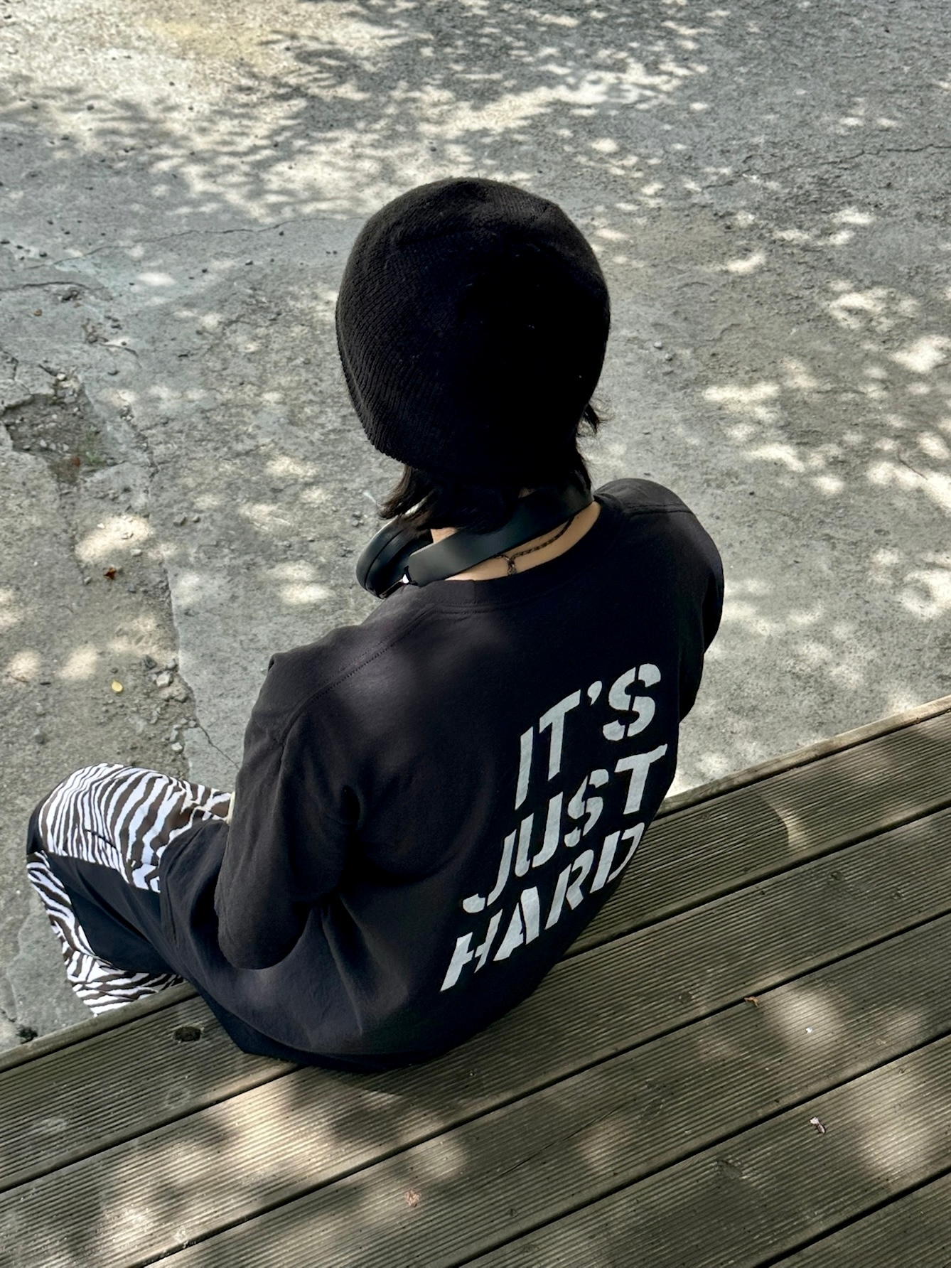 Supreme Hard T-Shirt Black - 26SS, Jordan 11 Retro Gamma 착용 스타일 - 2
