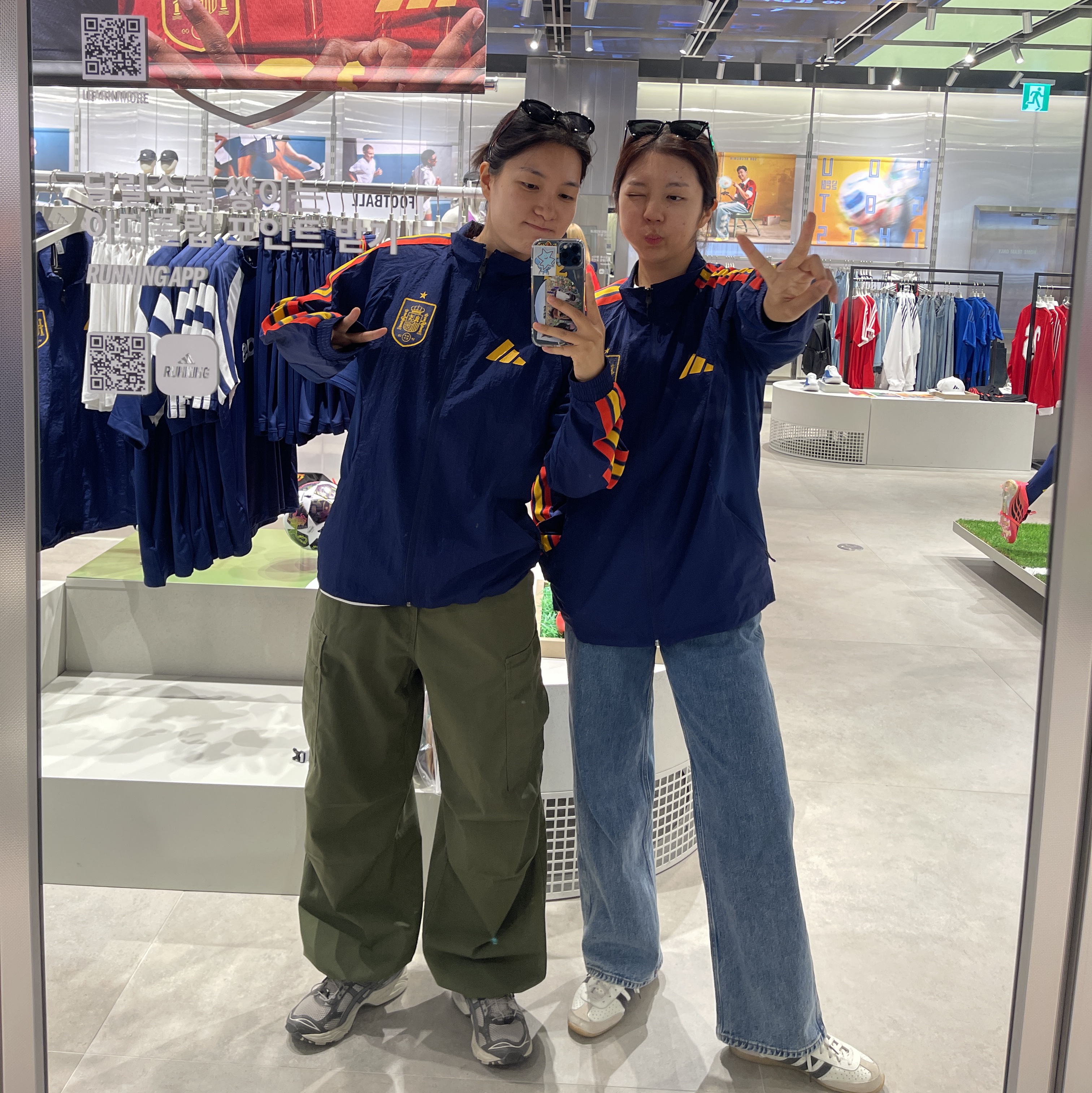Adidas Spain Home Anthem Jacket Street Wear - KR Sizing (Non Marking Ver.) 착용 스타일