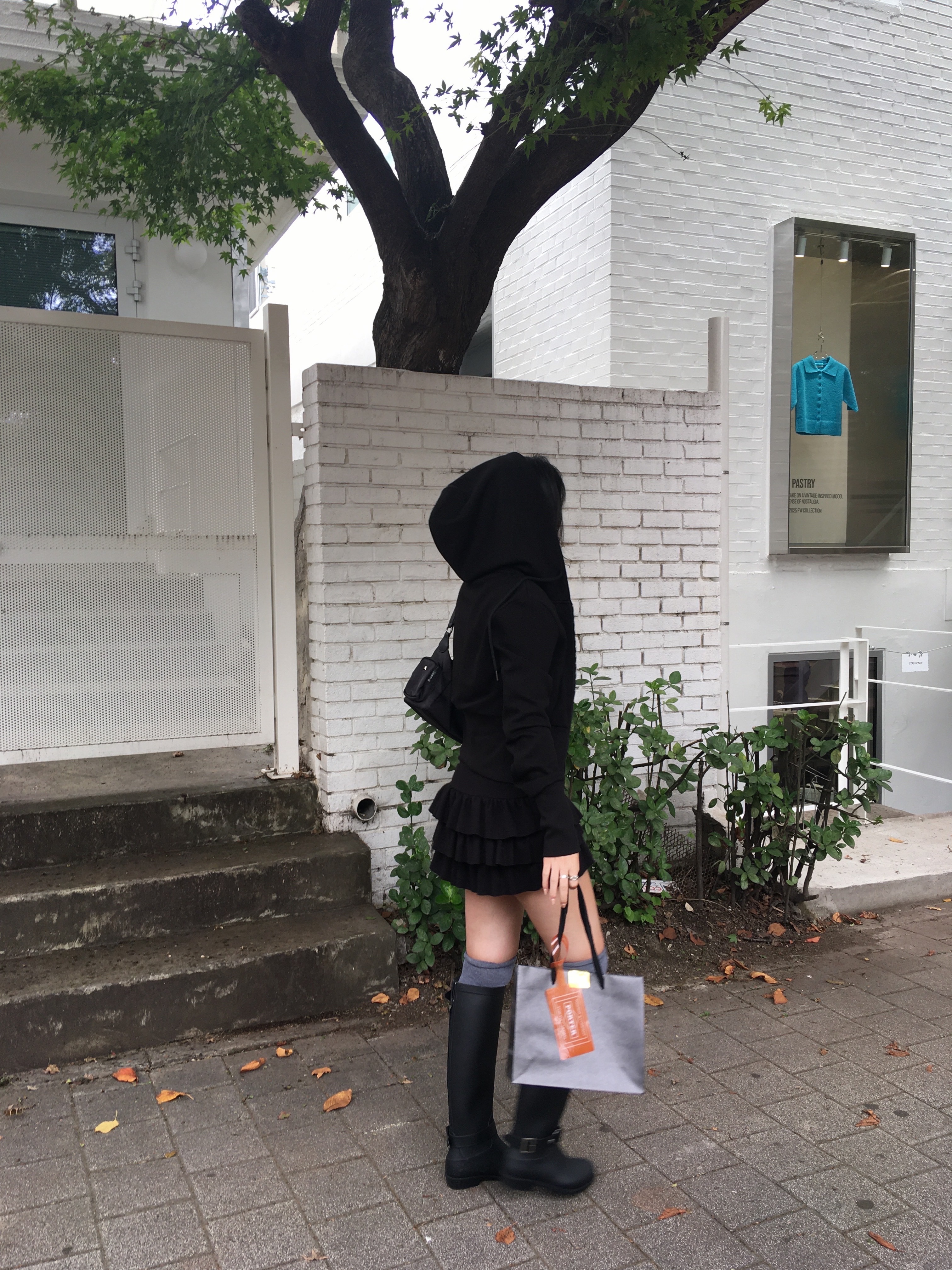 Porter Calm Card Case Black 착용 스타일
