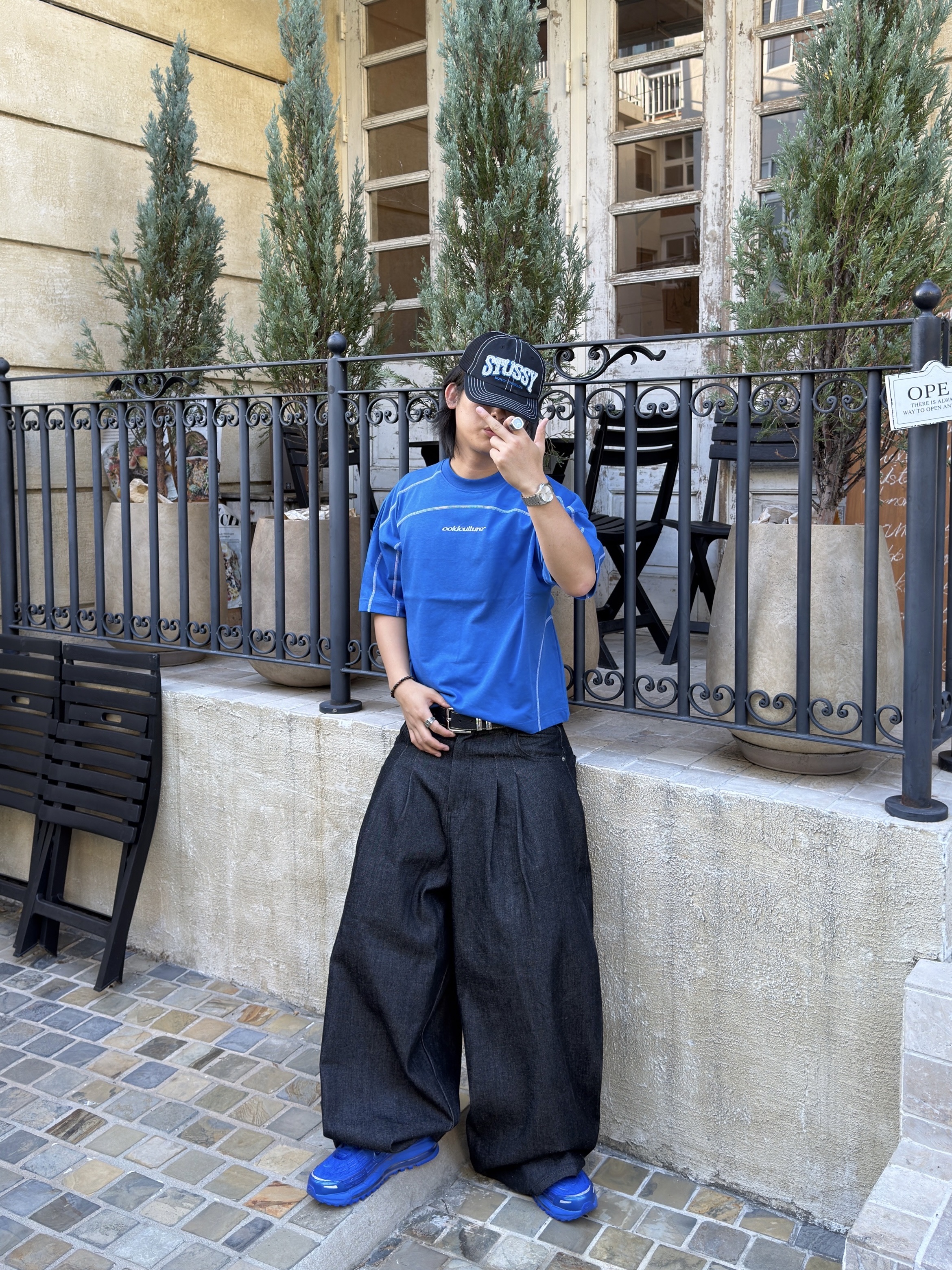 Stussy Mid-Depth Burly Threads Trucker Black, Nike Air Max TL 2.5 Hyper Royal Metallic Silver 착용 스타일 - 3