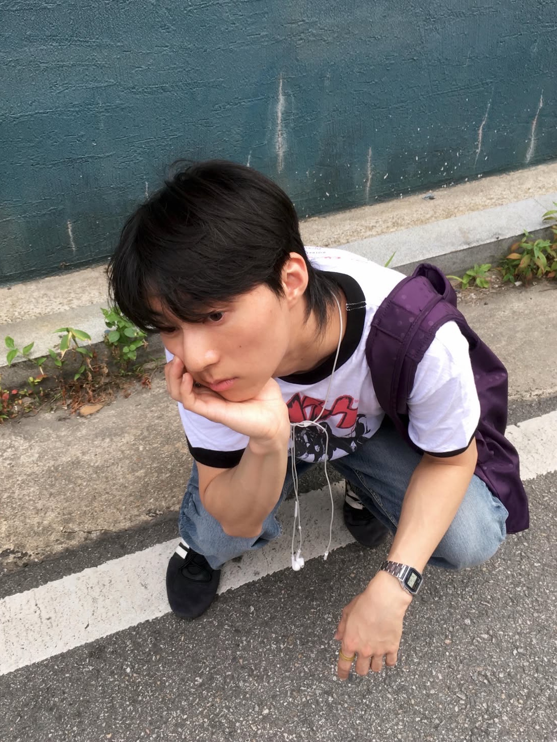 MAINBOOTH X KISS End of the Road T-shirt White 착용 스타일 - 9