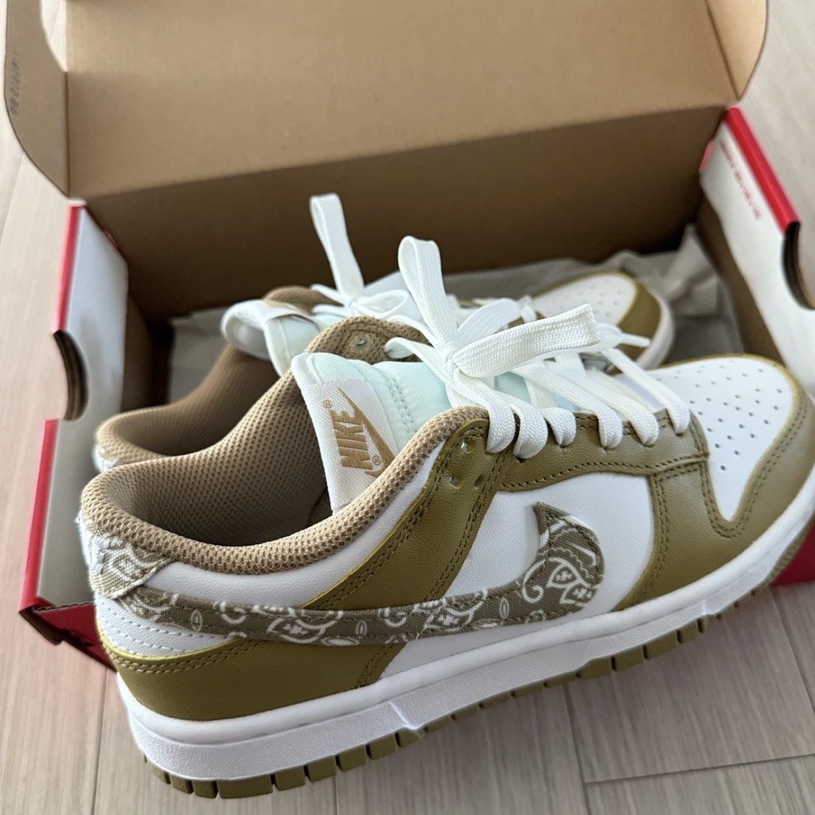 (W) Nike Dunk Low Essential Barley Paisley 착용 스타일
