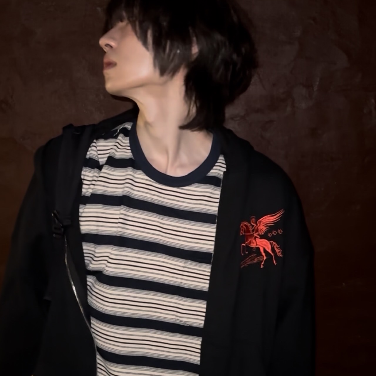 [트리플적립] PACOSPLY Falling Angel Zip Up Hoodie Black 착용 스타일 - 1