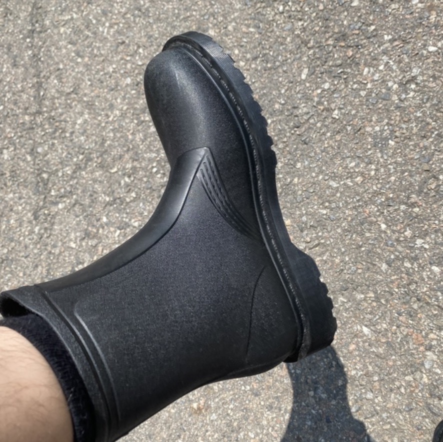 Dr. Martens 1460 Rain Boots Black 착용 스타일