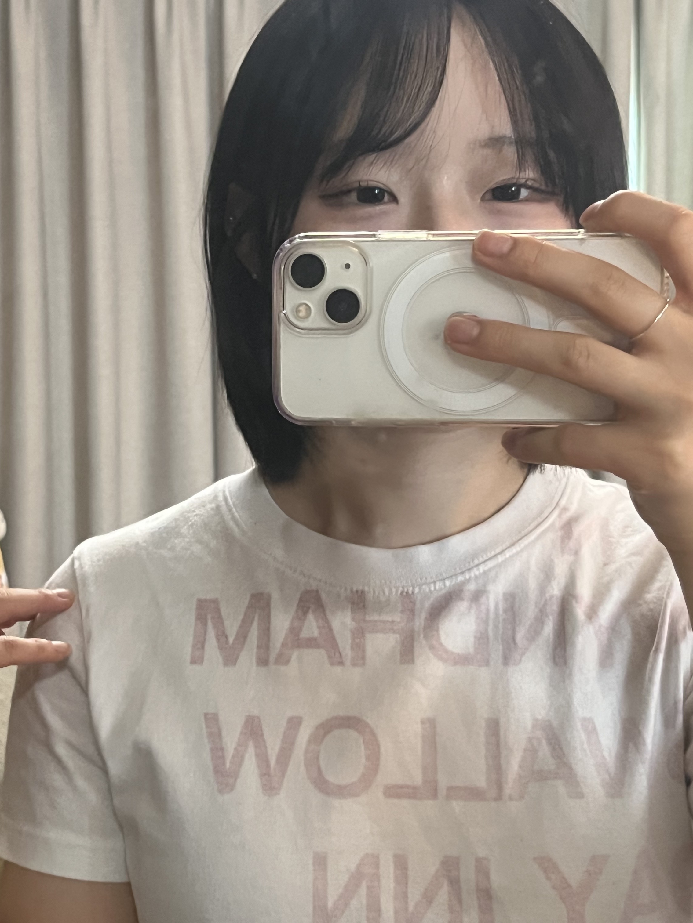 [KREAM 단독] Safarispot Women 1/2 Highway Inn T-Shirt White Red 착용 스타일 - 1