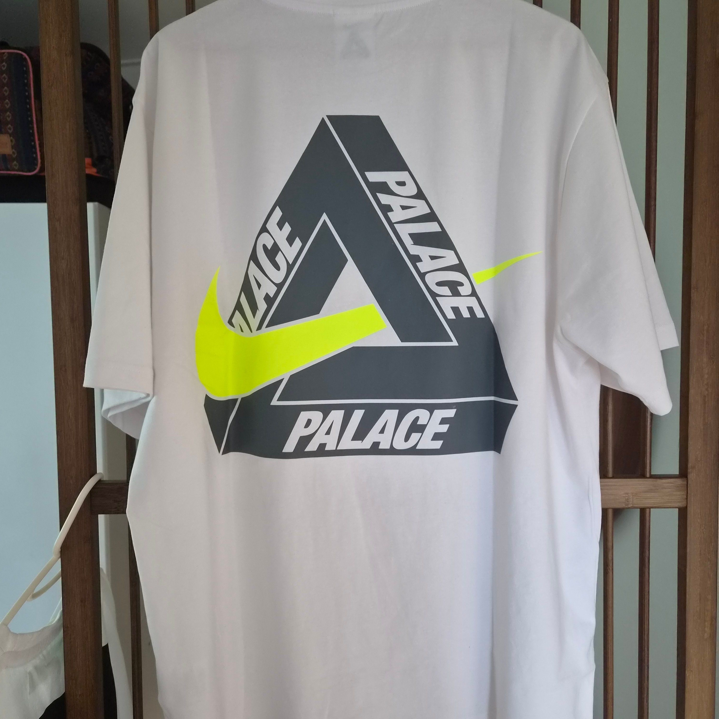 Palace x Nike Tri Swoosh T-Shirt White - 25FW 착용 스타일
