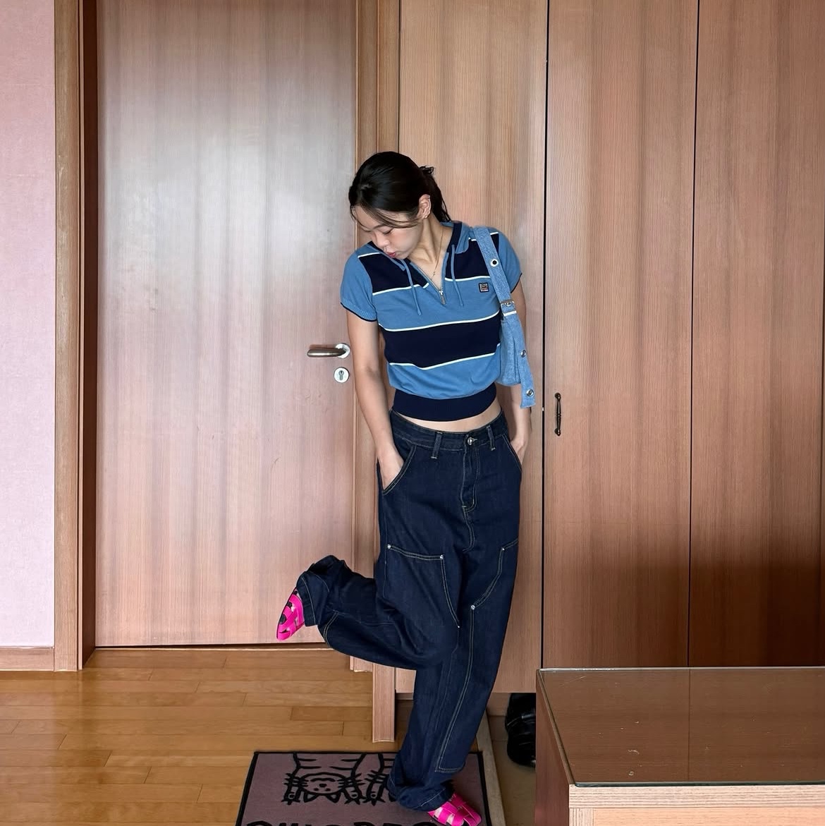 SPORT CHAMBER Loop Knit Hoodie SKY BLUE 착용 스타일 - 4