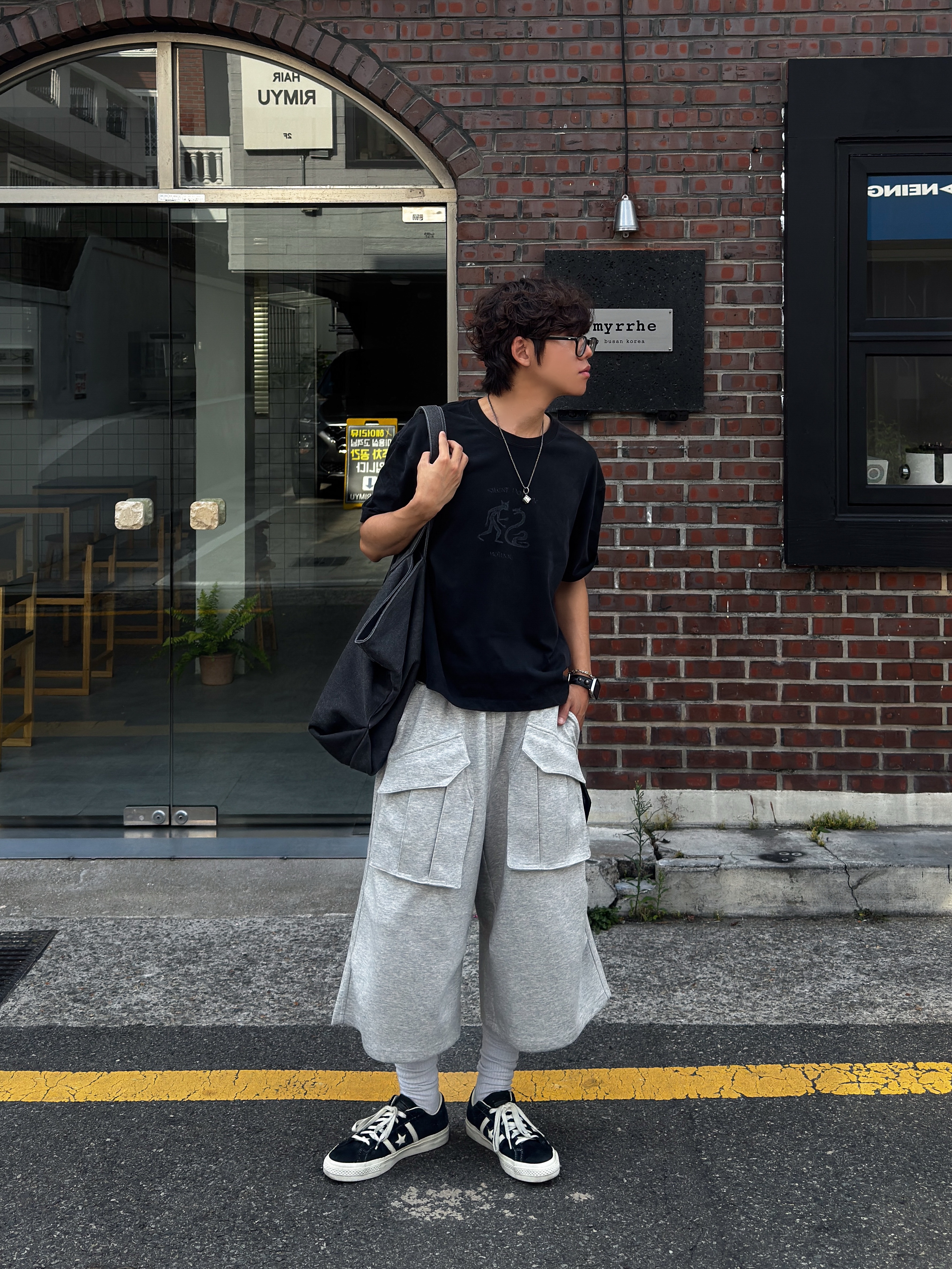 [KREAM 단독] Flavorism Bermuda Cargo Sweat Pants Melange, [프리오더] Polyteru 925 Silver Pendant Dice 착용 스타일 - 1